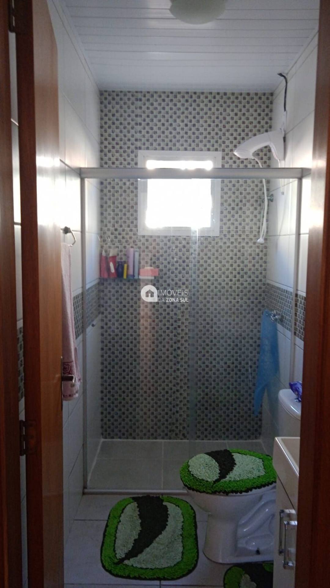 Casa 2 dormitórios em Condomínio na Restinga