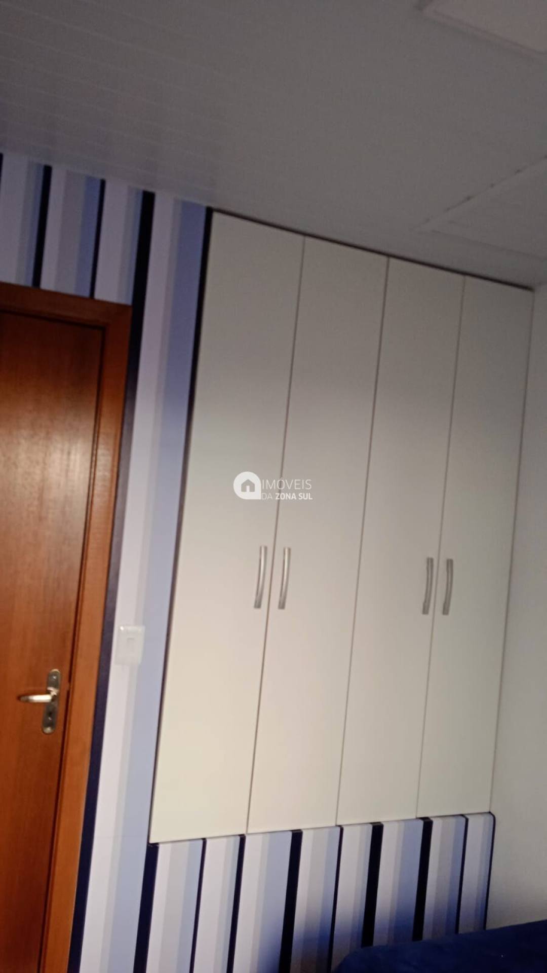 Casa 2 dormitórios em Condomínio na Restinga