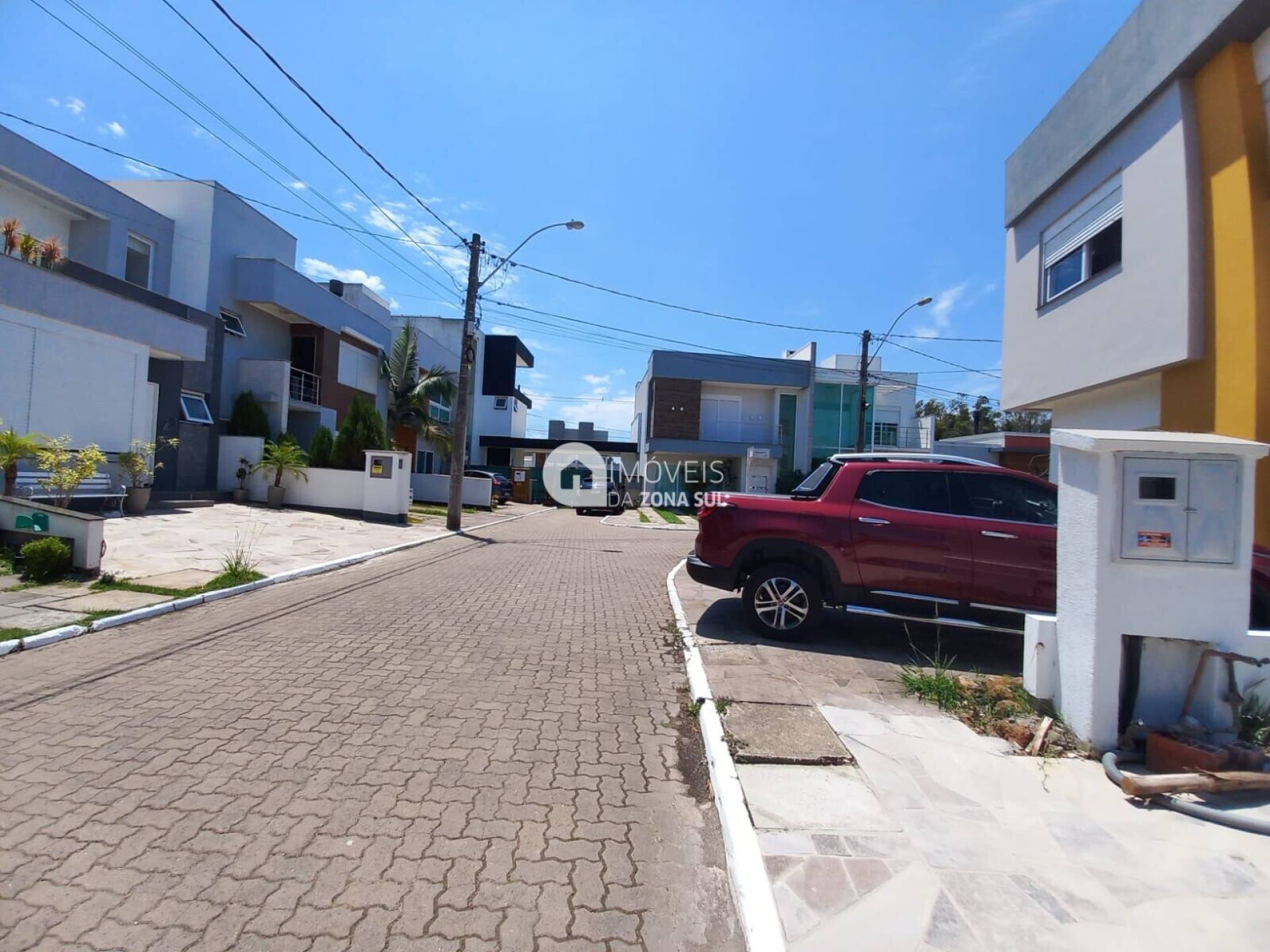 Casa para Vender com 2 vagas de garagem com 3 quartos 2 banheiros 1 suíte no bairro Aberta dos Morros em Porto Alegre/RS