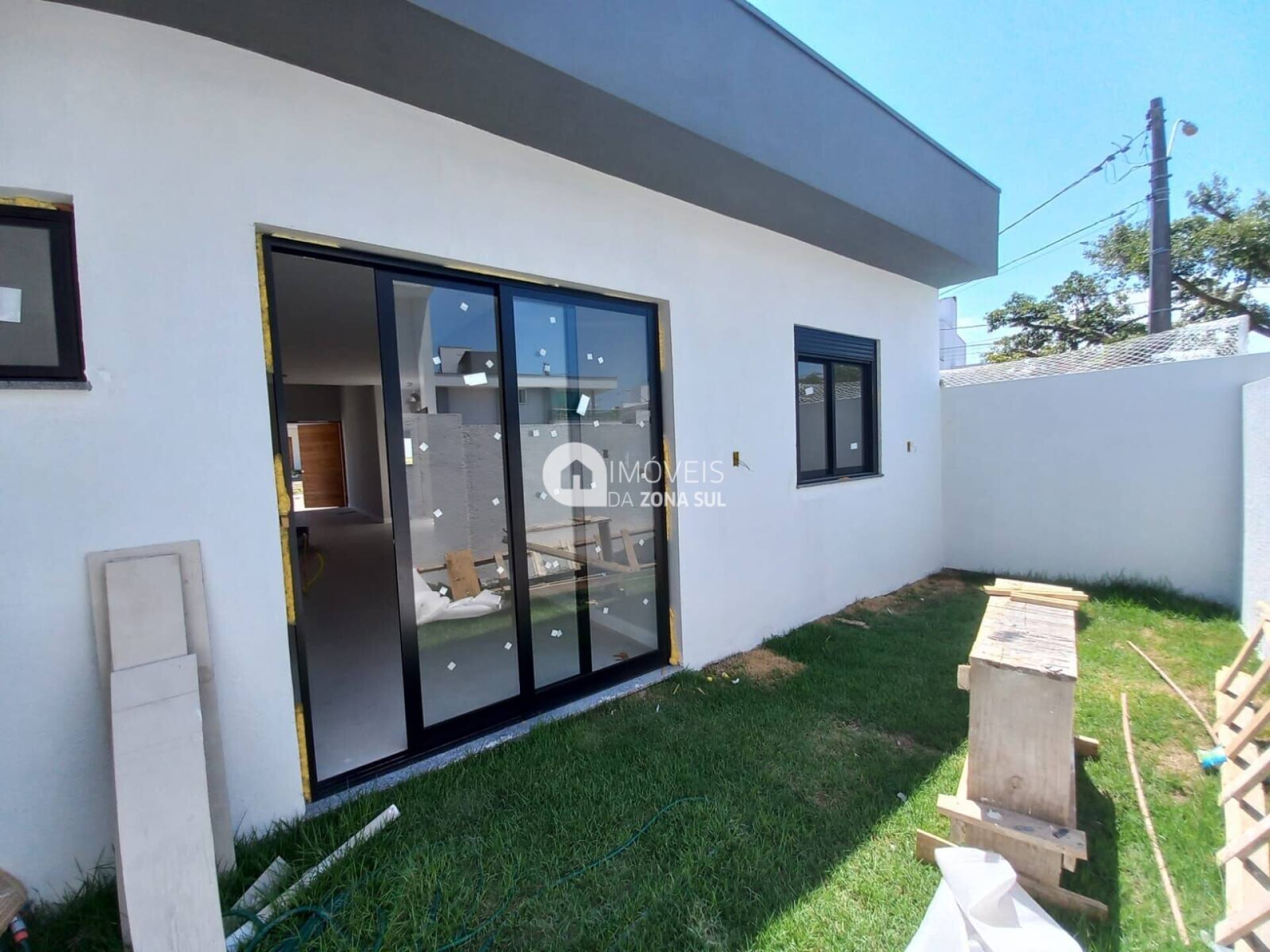 Casa para Vender com 2 vagas de garagem com 3 quartos 2 banheiros 1 suíte no bairro Aberta dos Morros em Porto Alegre/RS