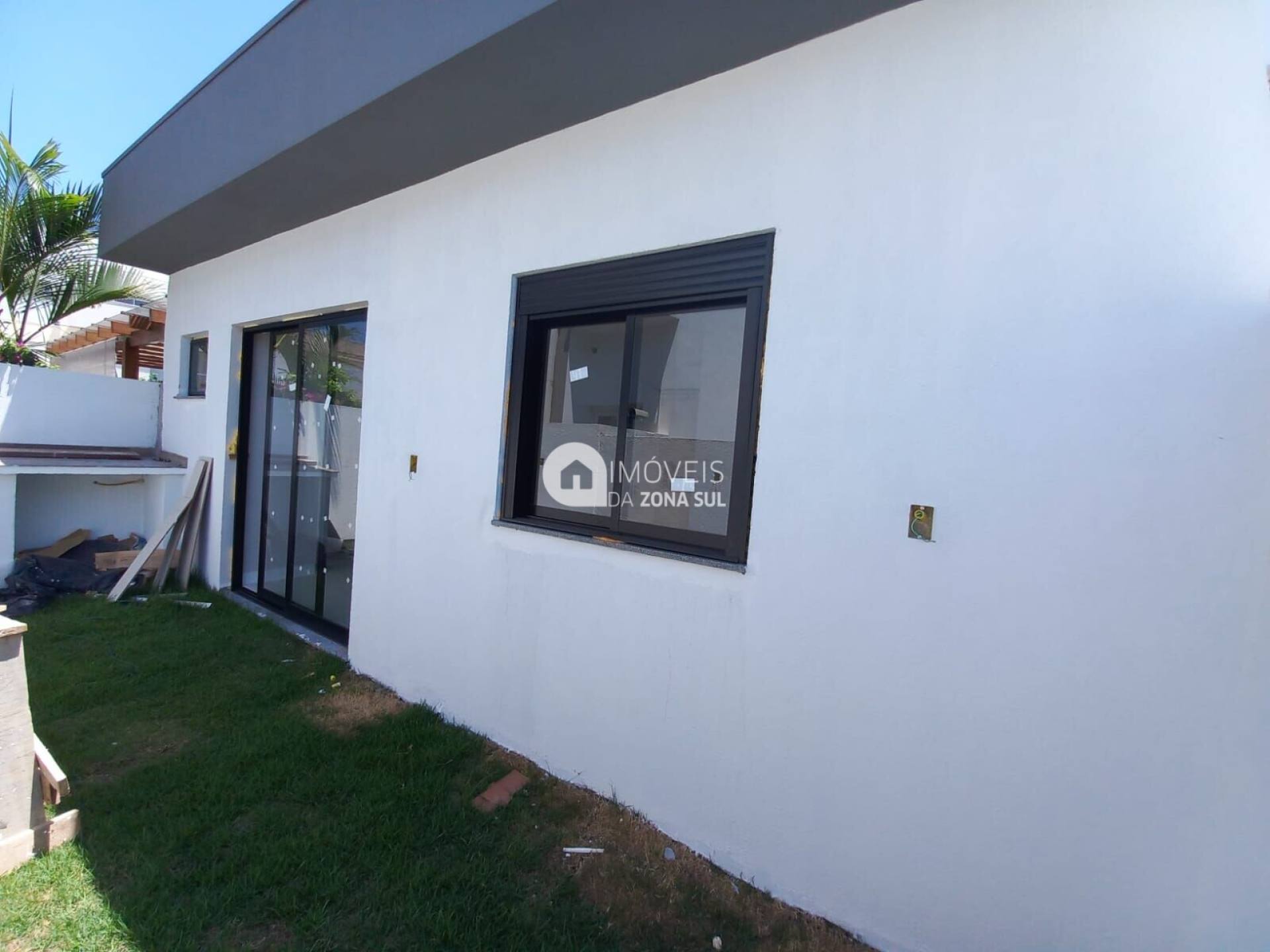 Casa para Vender com 2 vagas de garagem com 3 quartos 2 banheiros 1 suíte no bairro Aberta dos Morros em Porto Alegre/RS
