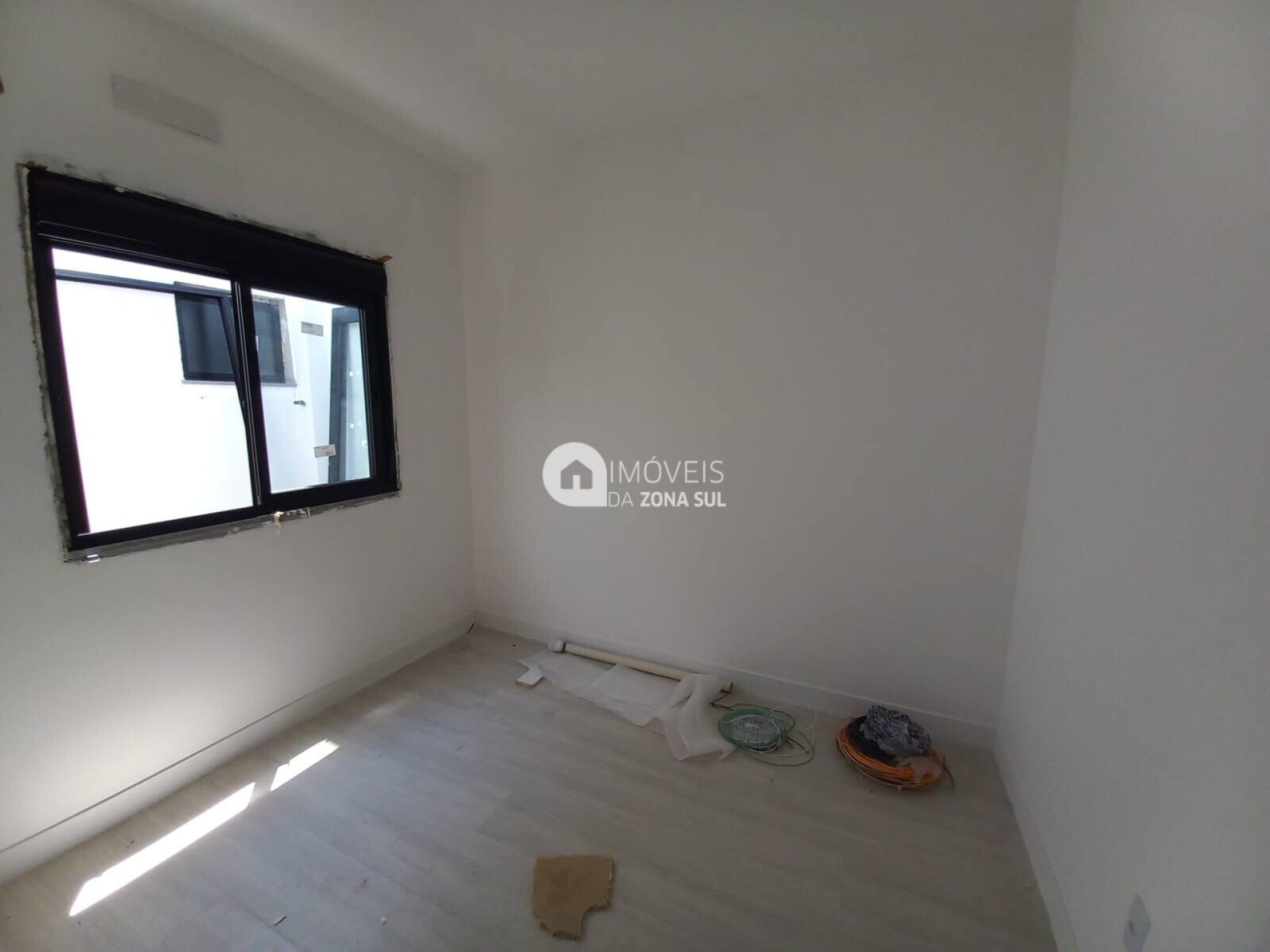 Casa para Vender com 2 vagas de garagem com 3 quartos 2 banheiros 1 suíte no bairro Aberta dos Morros em Porto Alegre/RS