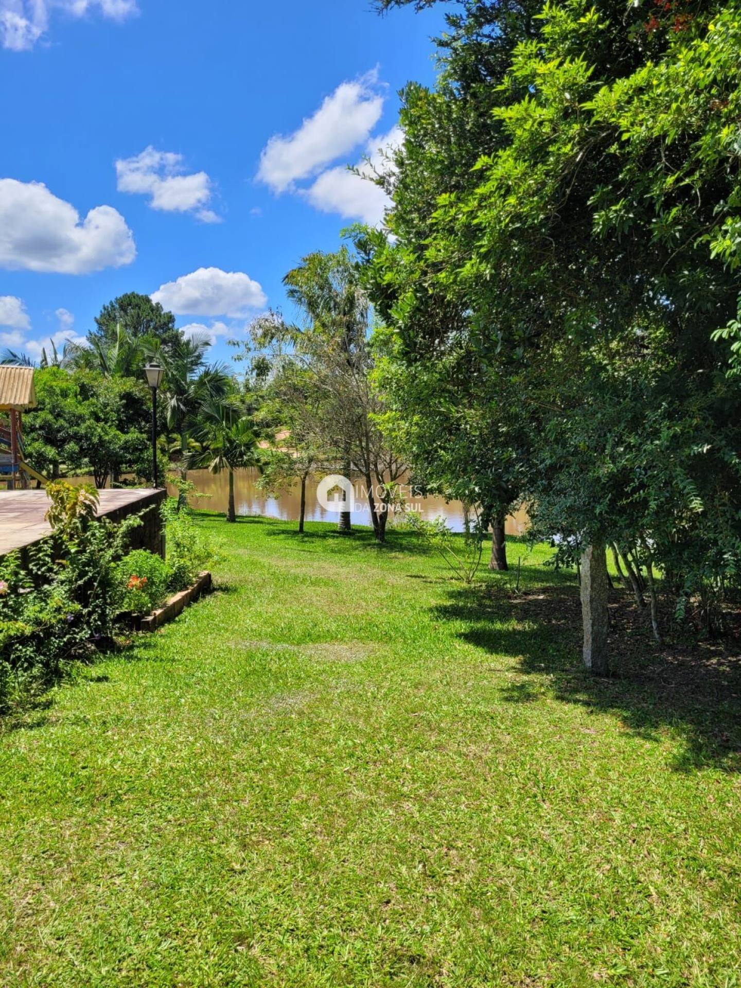Sítio para Vender com 3 vagas de garagem com 3 quartos 5 banheiros 3 suítes no bairro Passo da Areia I (Passo da Areia) em Viamão/RS