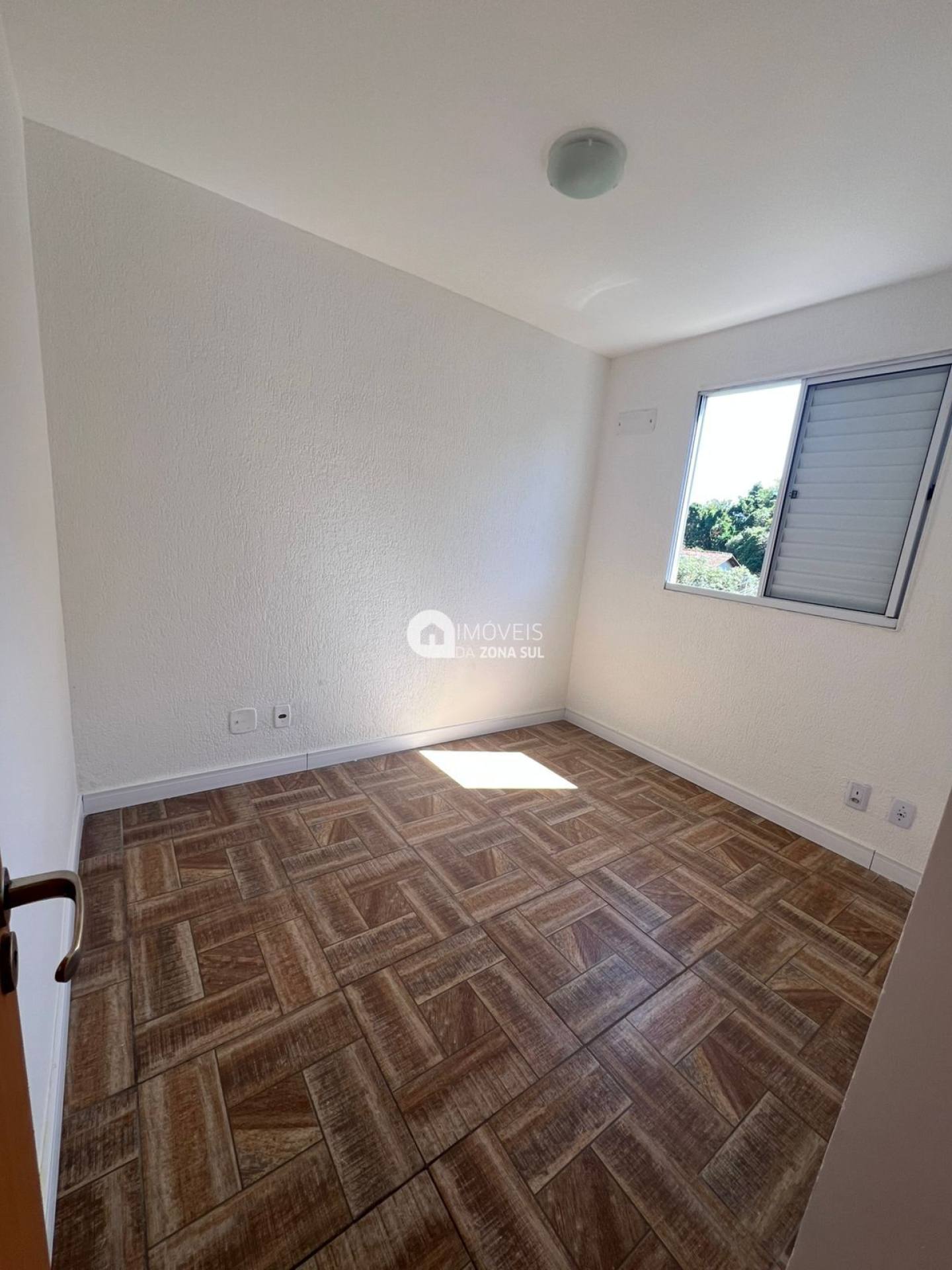Apartamento para Vender com 1 vaga de garagem com 2 quartos 1 banheiro no bairro Vila Nova em Porto Alegre/RS