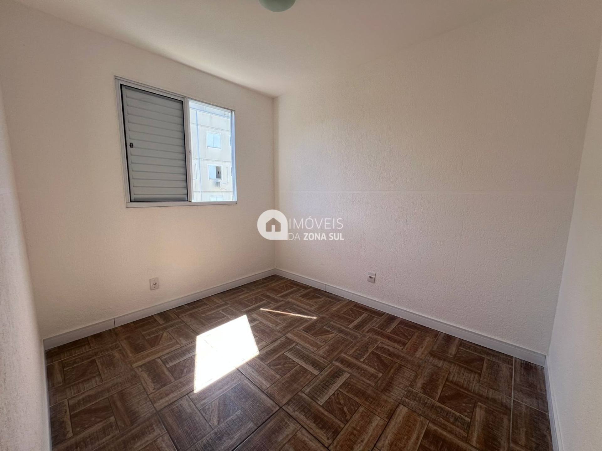 Apartamento para Vender com 1 vaga de garagem com 2 quartos 1 banheiro no bairro Vila Nova em Porto Alegre/RS
