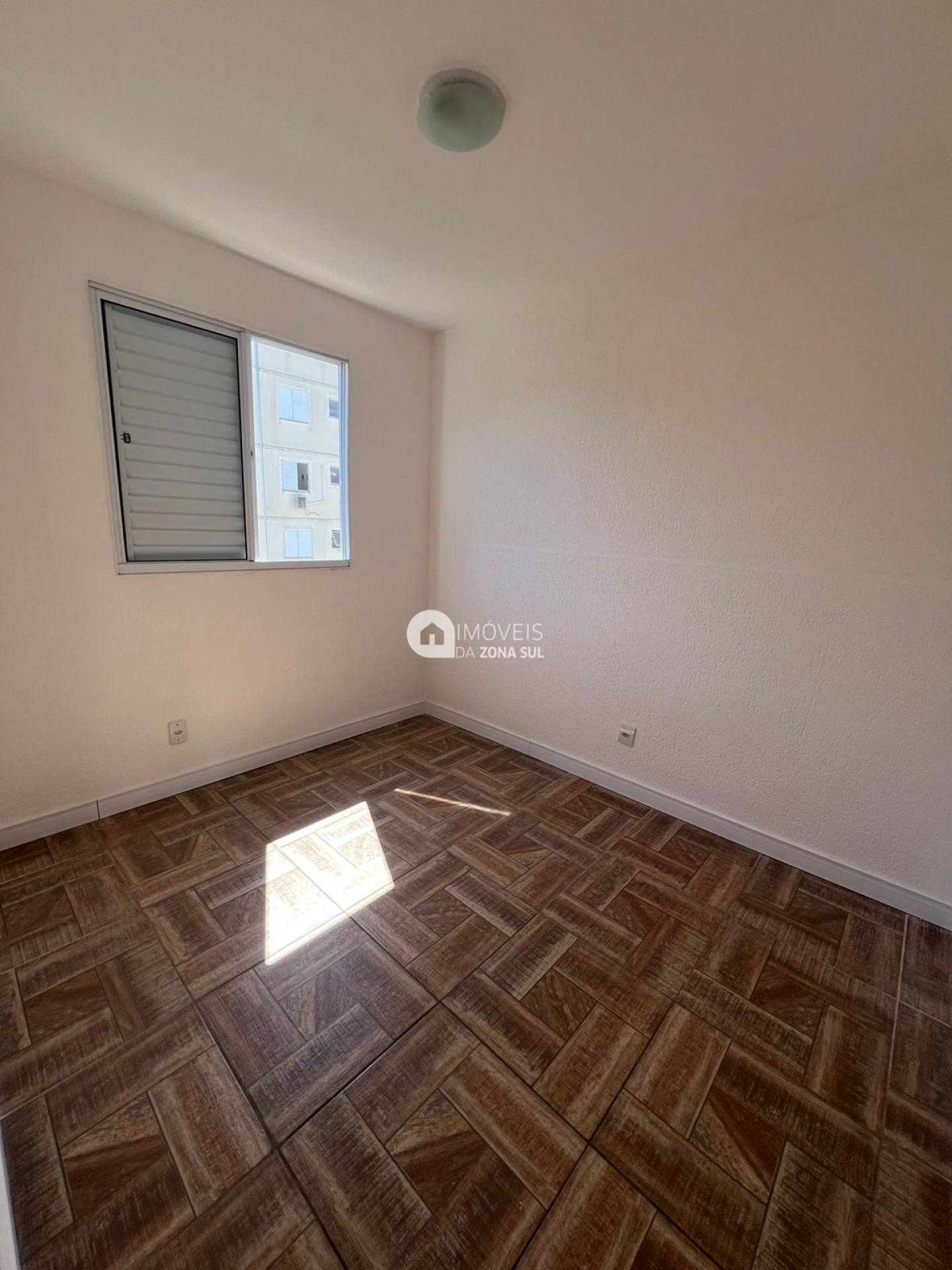 Apartamento para Vender com 1 vaga de garagem com 2 quartos 1 banheiro no bairro Vila Nova em Porto Alegre/RS