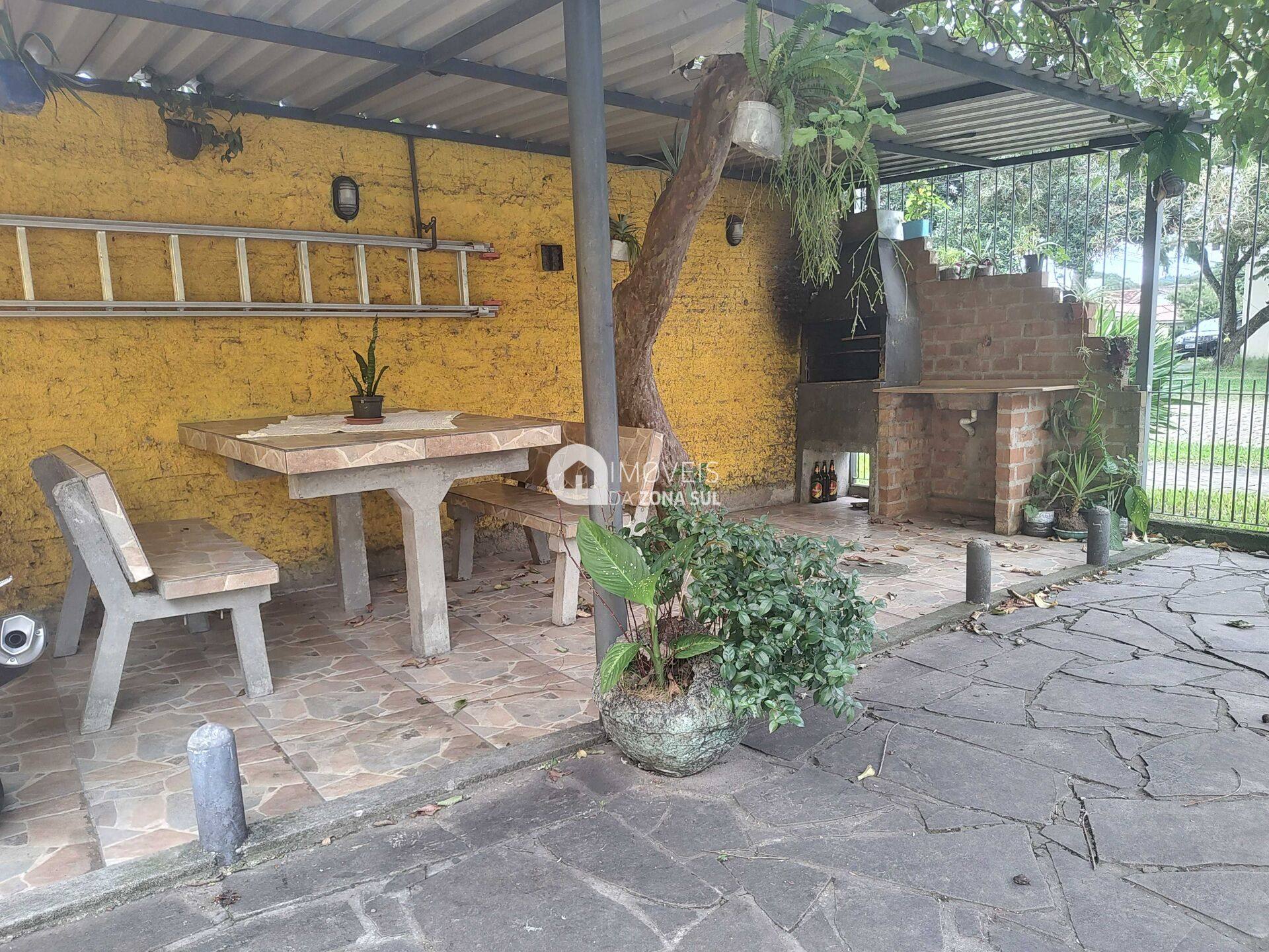 Casa para Vender com 2 quartos 1 banheiro no bairro Cavalhada em Porto Alegre/RS