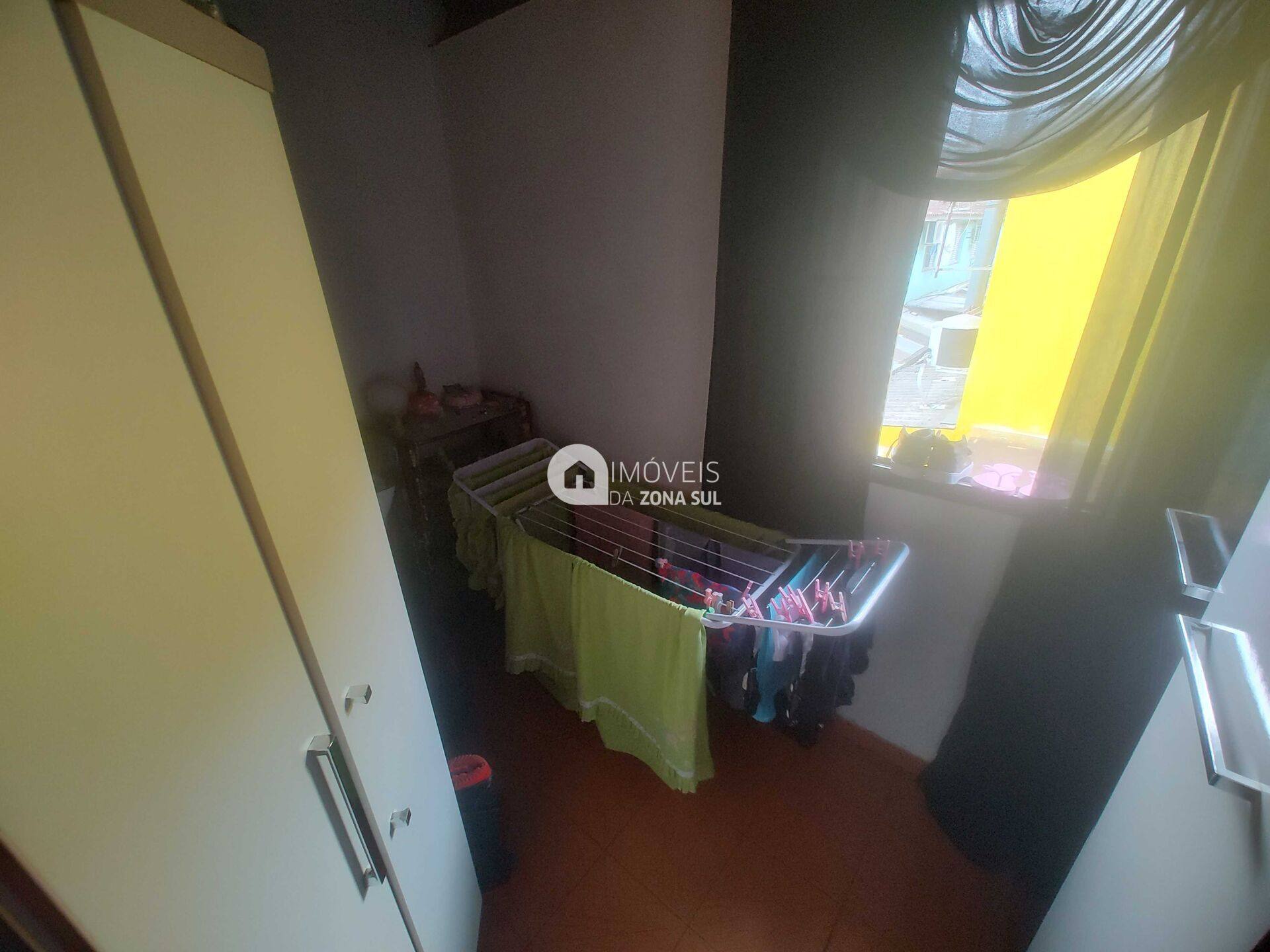 Casa para Vender com 2 quartos 1 banheiro no bairro Cavalhada em Porto Alegre/RS