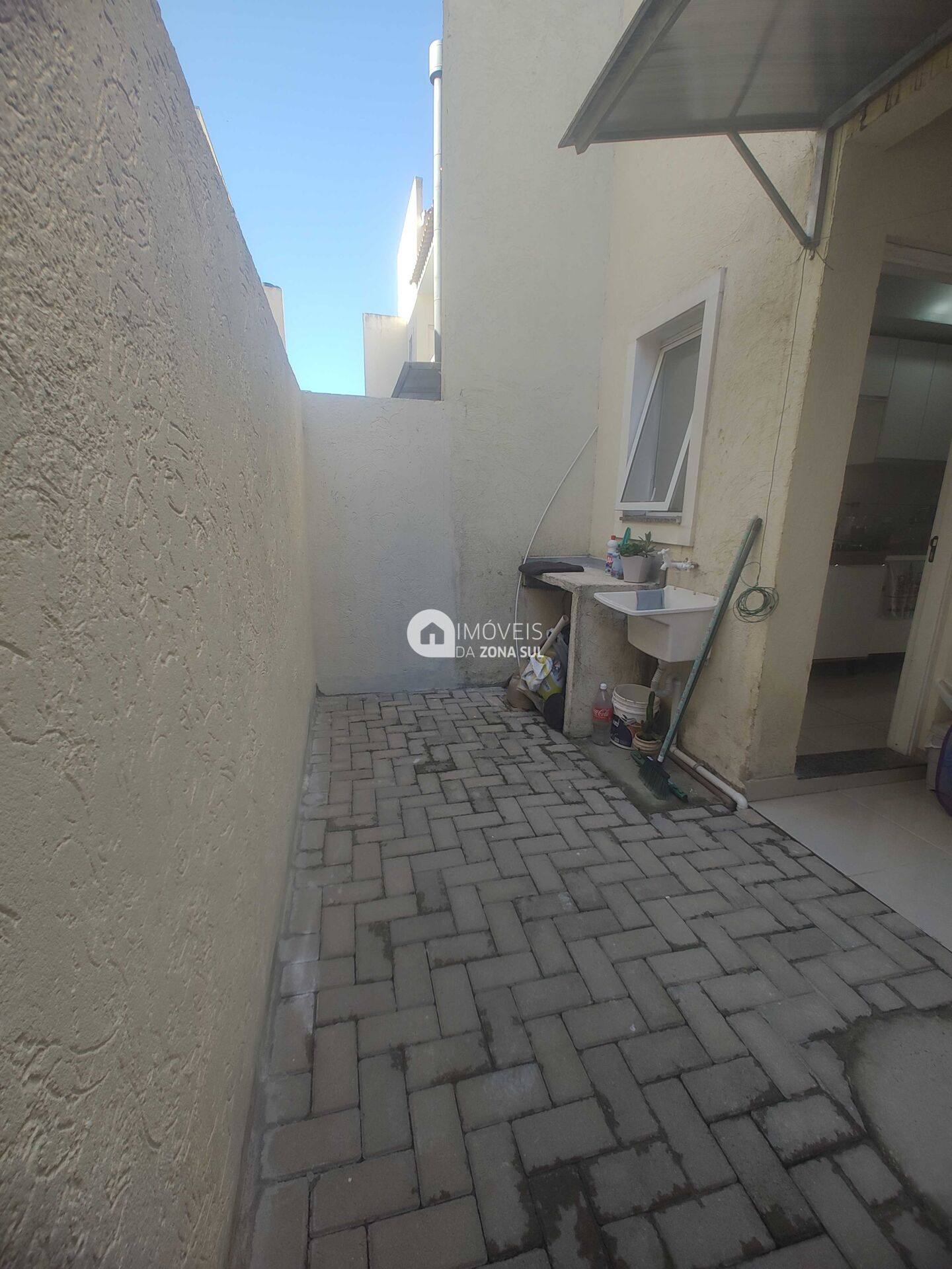 Casa para Vender com 1 vaga de garagem com 2 quartos 1 banheiro no bairro Hípica em Porto Alegre/RS