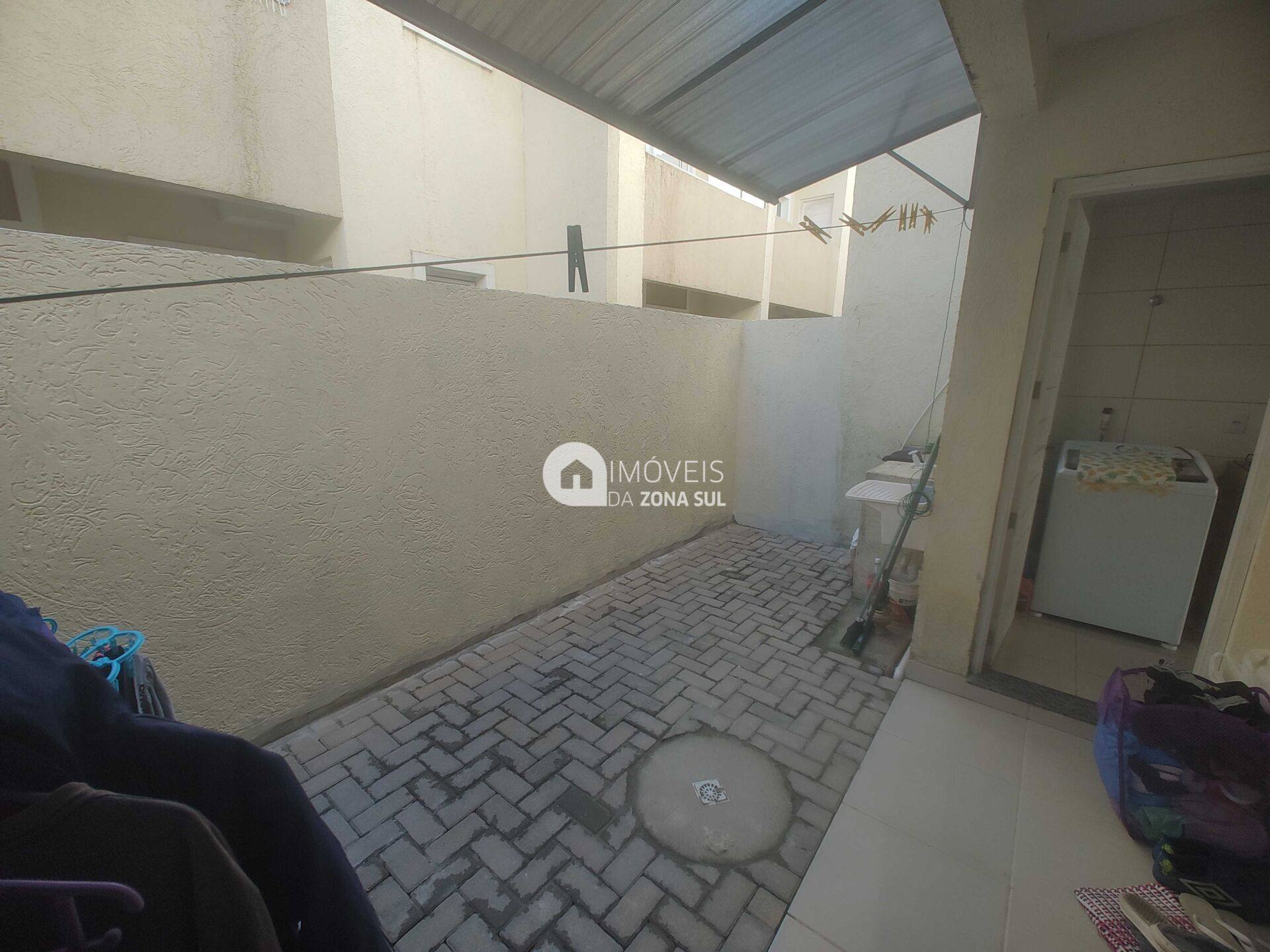 Casa para Vender com 1 vaga de garagem com 2 quartos 1 banheiro no bairro Hípica em Porto Alegre/RS