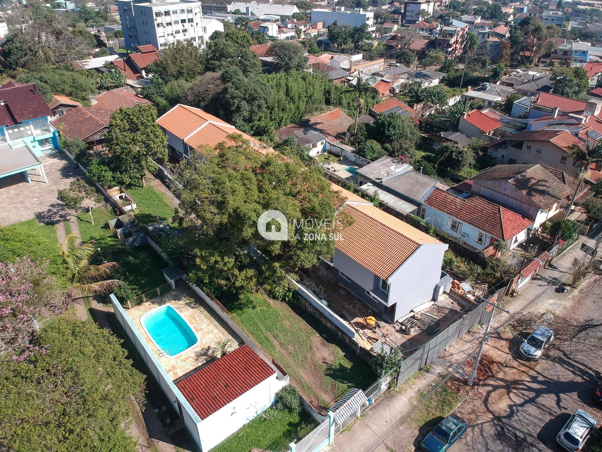 Sobrado para Vender com 1 vaga de garagem com 2 quartos 1 banheiro no bairro Nonoai em Porto Alegre/RS