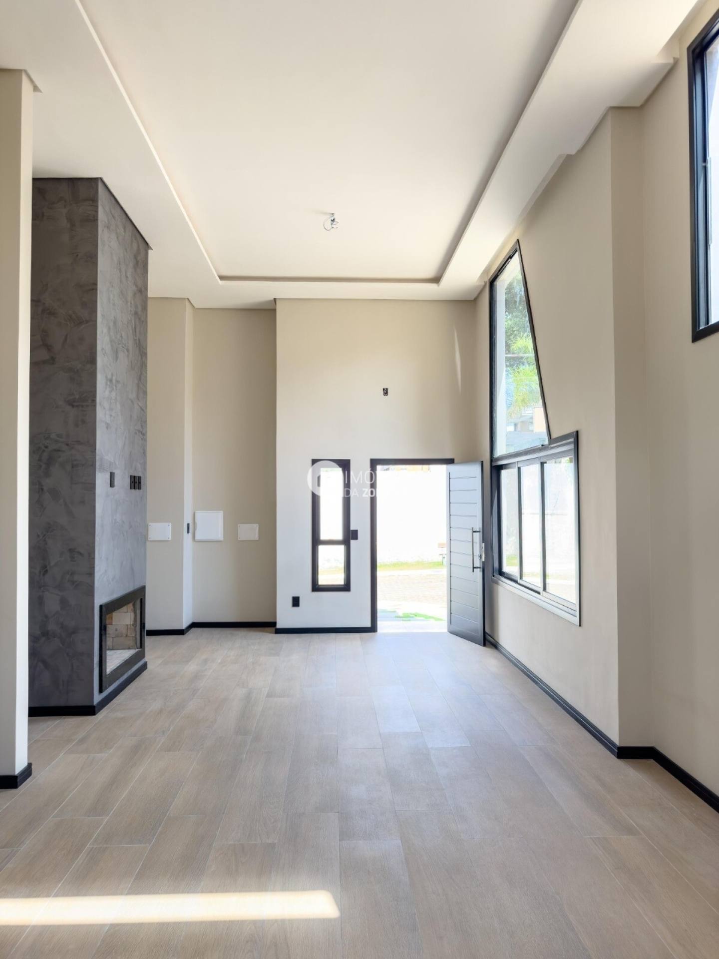 Casa para Vender com 2 vagas de garagem com 3 quartos 2 banheiros 1 suíte no bairro Hípica em Porto Alegre/RS