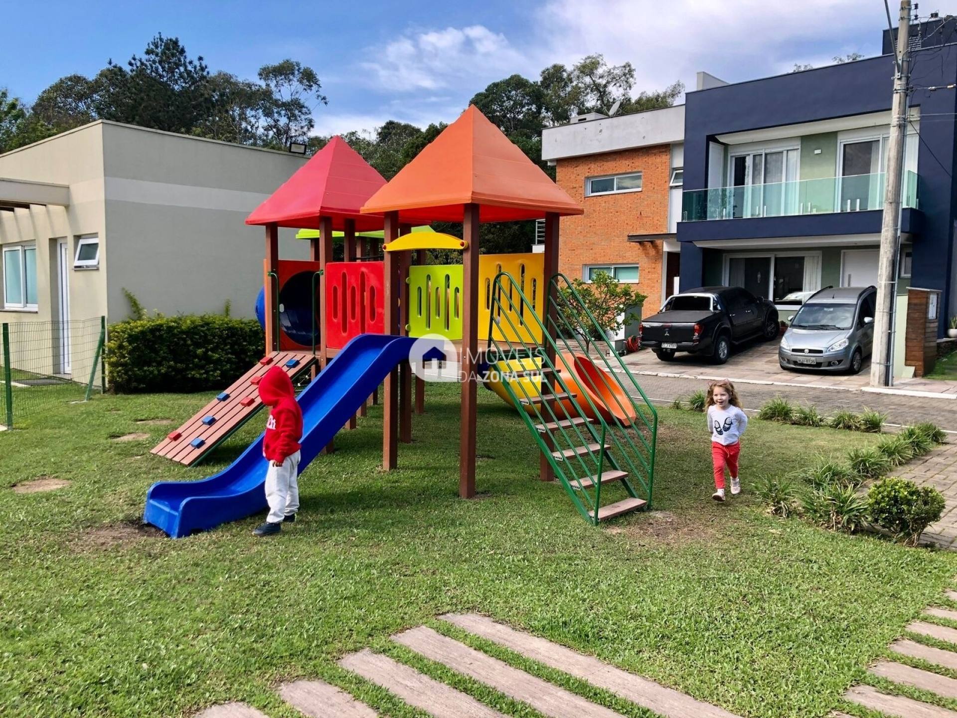 Casa para Vender com 2 vagas de garagem com 3 quartos 1 banheiro 1 suíte no bairro Aberta dos Morros em Porto Alegre/RS