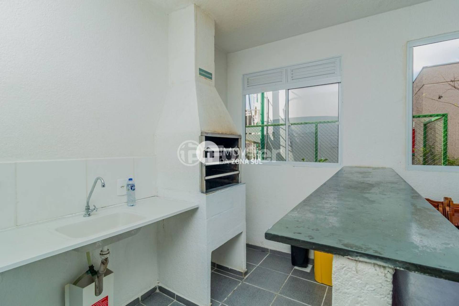 Apartamento para Vender com 1 vaga de garagem com 2 quartos 1 banheiro no bairro Ipanema em Porto Alegre/RS