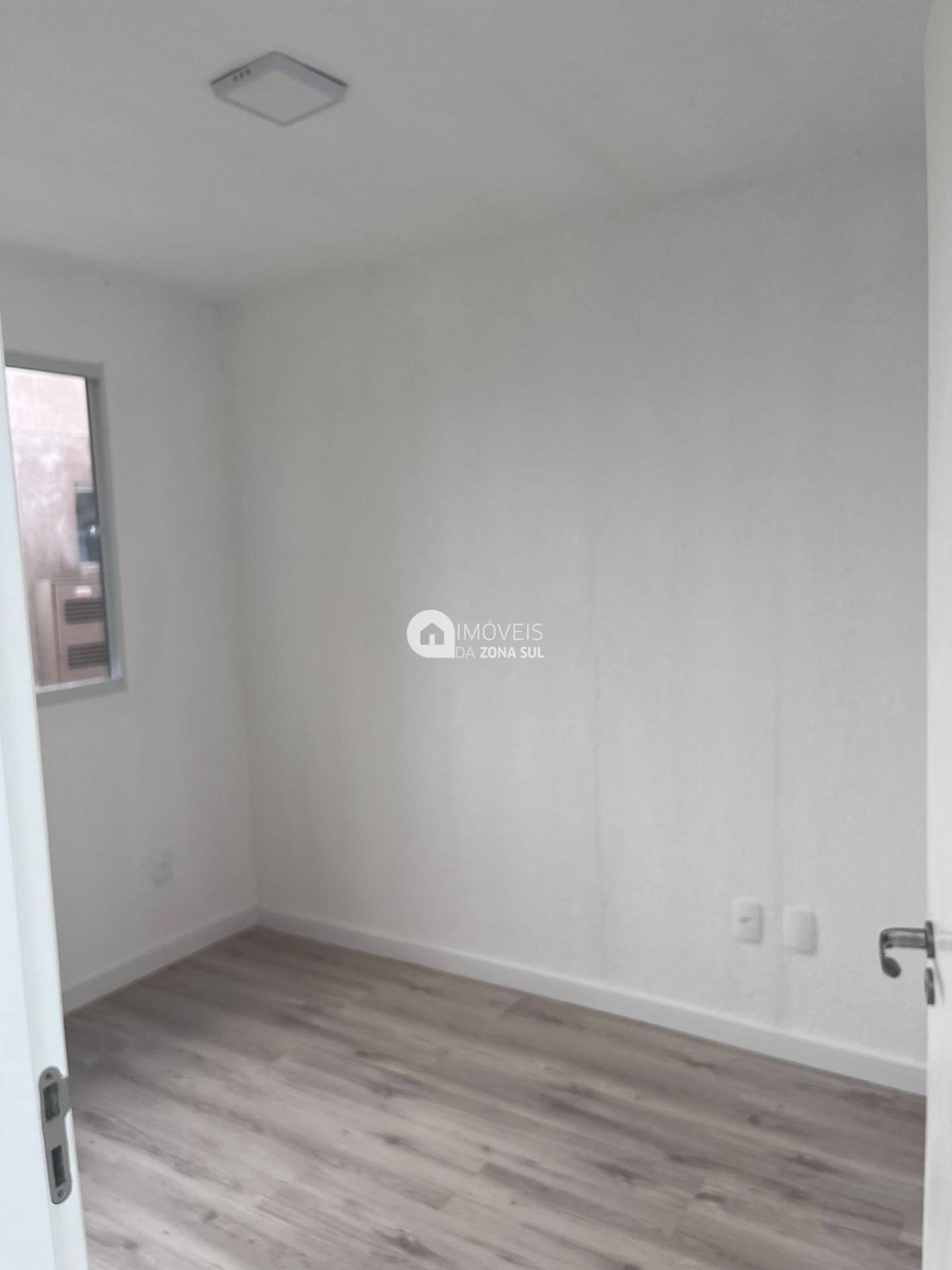 Apartamento para Vender com 1 vaga de garagem com 2 quartos 1 banheiro no bairro Ipanema em Porto Alegre/RS