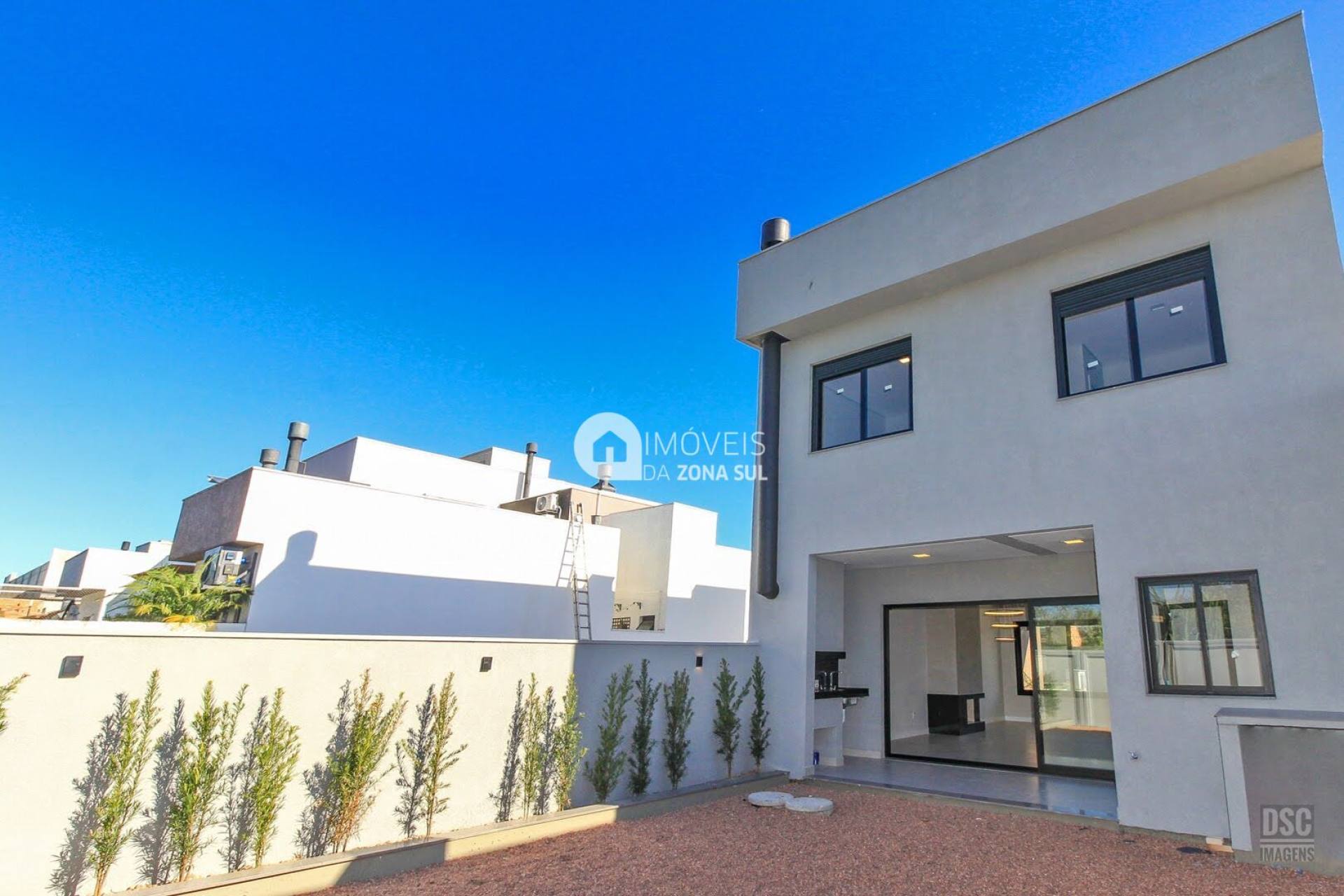 Casa diferenciada em Condomínio no Lagos de Nova Ipanema