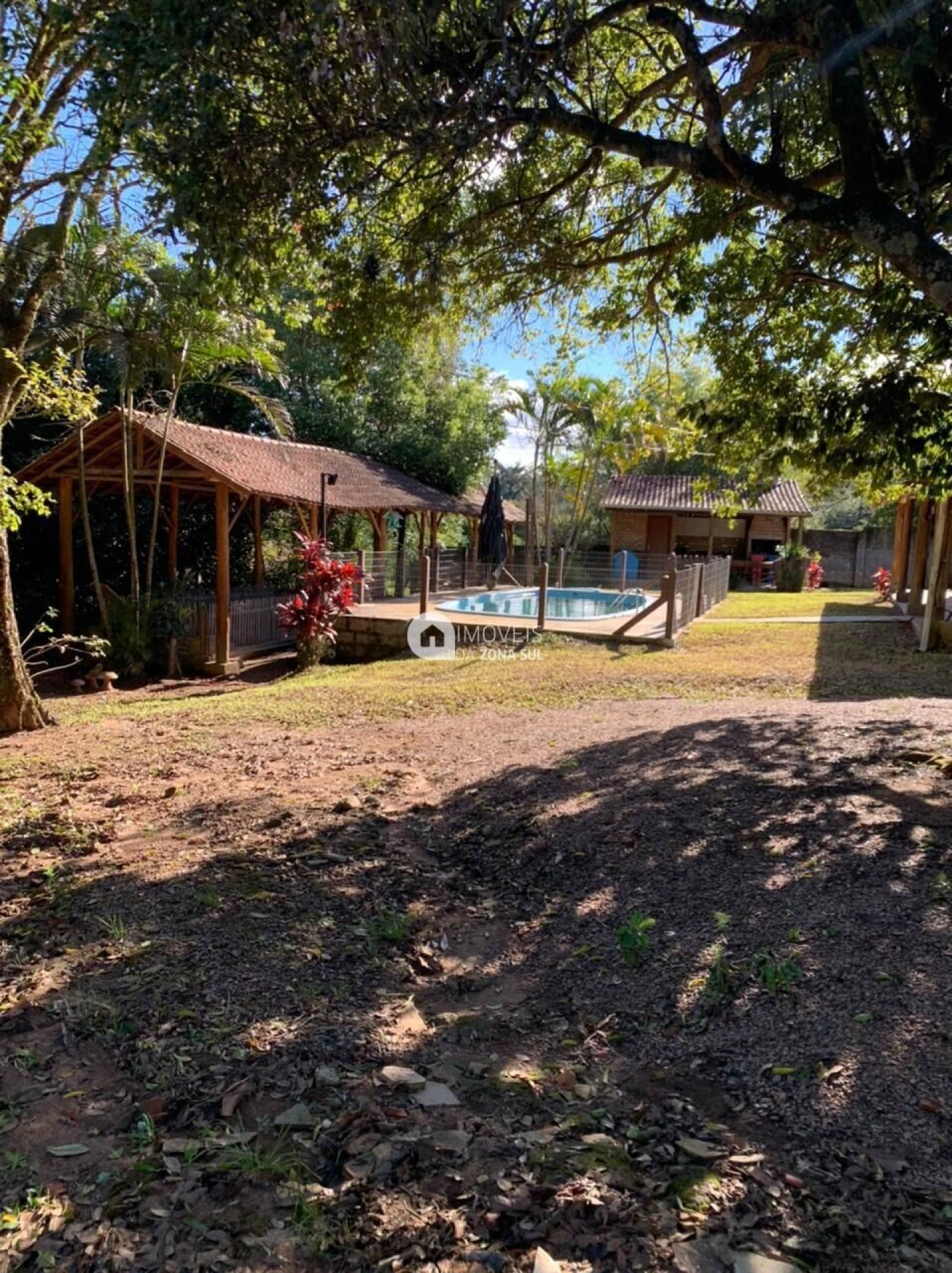 Sítio para Vender com 1 quarto 2 banheiros no bairro Lageado em Porto Alegre/RS