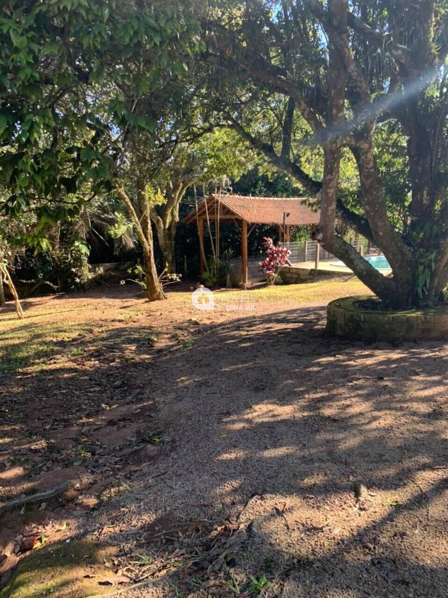 Sítio para Vender com 1 quarto 2 banheiros no bairro Lageado em Porto Alegre/RS