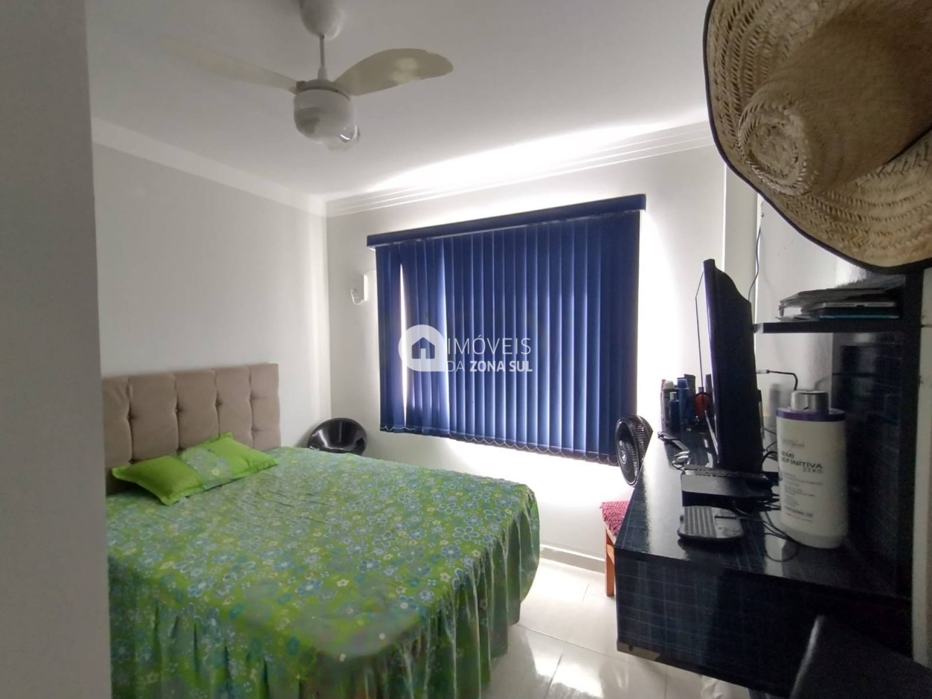 Apartamento para Vender com 1 vaga de garagem com 2 quartos 1 banheiro no bairro Santa Regina em Camboriú/SC