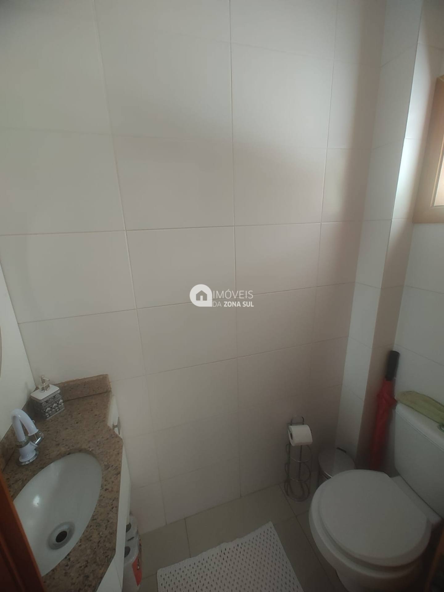 Casa para Vender com 2 vagas de garagem com 3 quartos 1 banheiro 1 suíte no bairro Hípica em Porto Alegre/RS