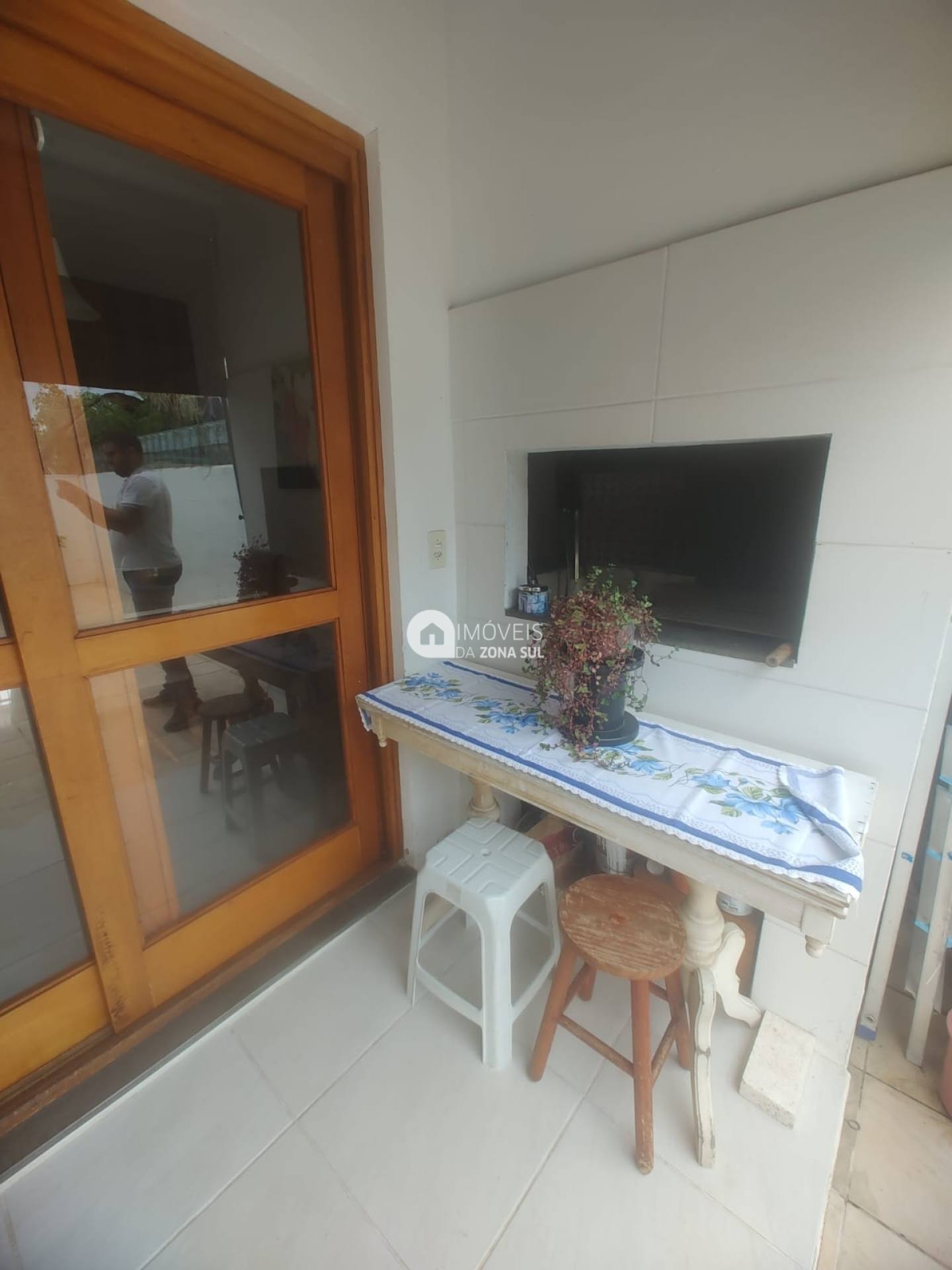 Casa para Vender com 2 vagas de garagem com 3 quartos 1 banheiro 1 suíte no bairro Hípica em Porto Alegre/RS