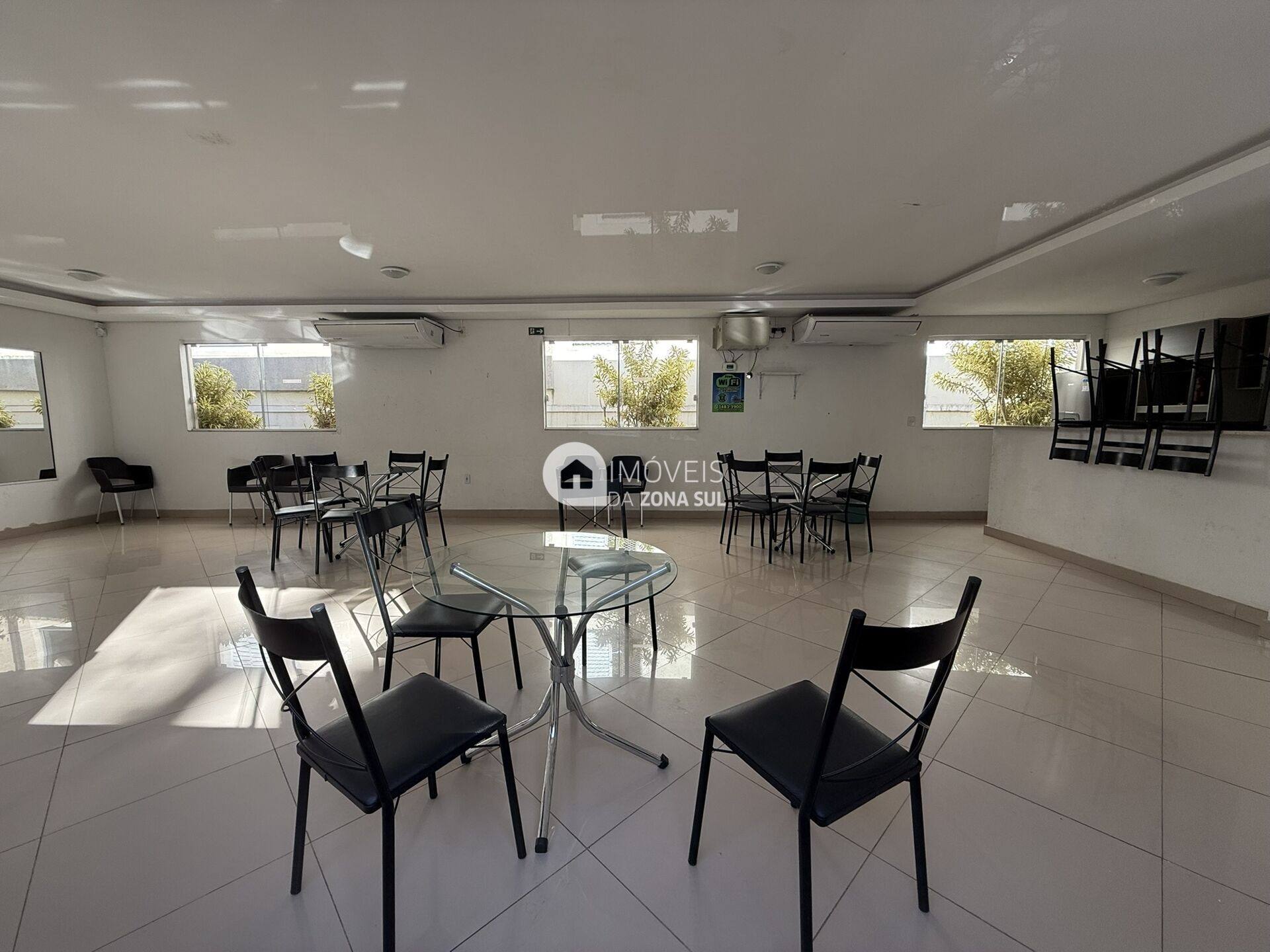 Apartamento para Vender com 1 vaga de garagem com 2 quartos 1 banheiro no bairro Vila Nova em Porto Alegre/RS