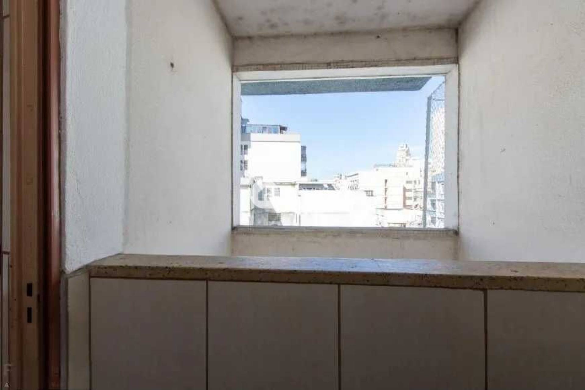 Apartamento para Vender com 1 quarto 1 banheiro no bairro Centro Histórico em Porto Alegre/RS