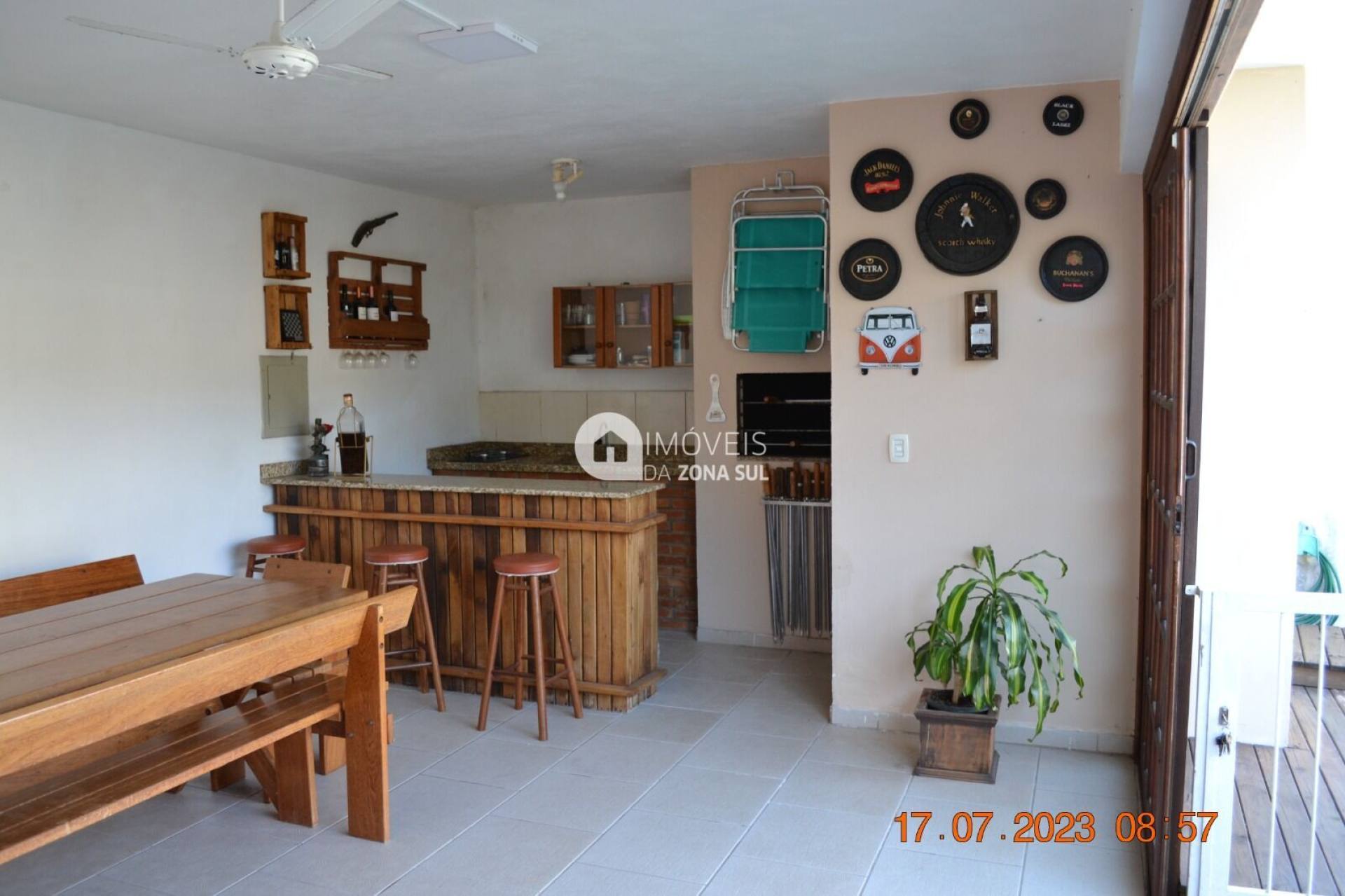 Casa para Vender com 1 vaga de garagem com 3 quartos 3 banheiros 1 suíte no bairro Aberta dos Morros em Porto Alegre/RS