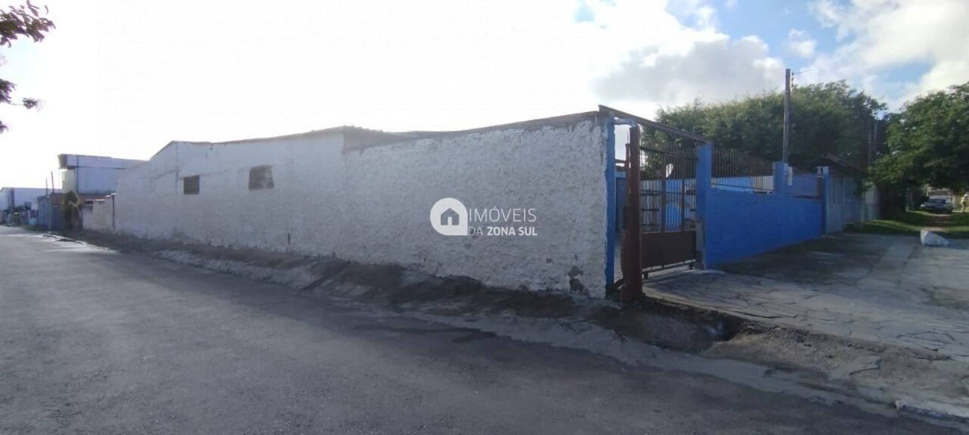 Casa para Vender com 3 vagas de garagem com 4 quartos 2 banheiros no bairro Restinga em Porto Alegre/RS