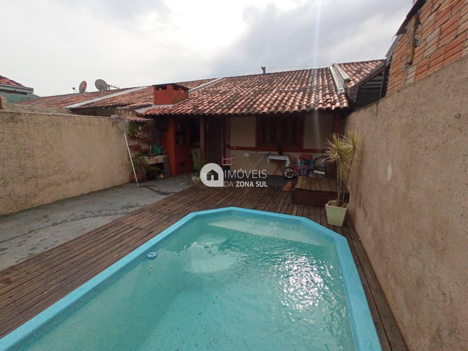 Casa para Vender com 2 vagas de garagem com 2 quartos 1 banheiro no bairro Hípica em Porto Alegre/RS