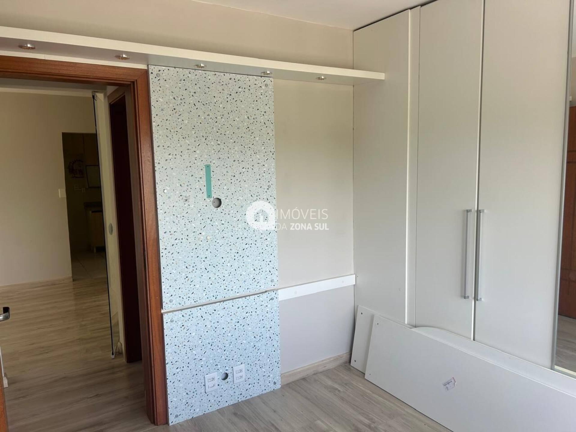Ótimo apartamento de 2 Dormitórios próximo ao Barra Shopping