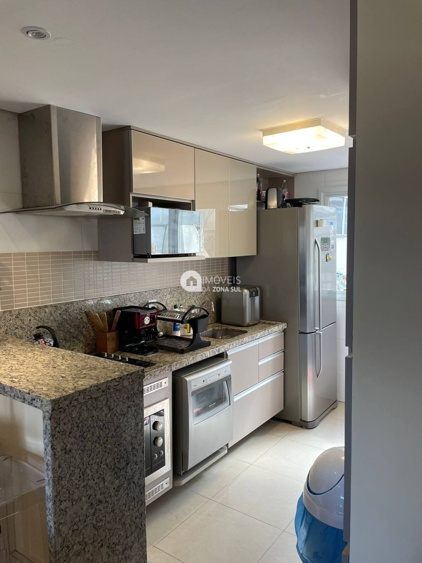 Casa para Vender com 1 vaga de garagem com 2 quartos 2 banheiros 1 suíte no bairro Hípica em Porto Alegre/RS