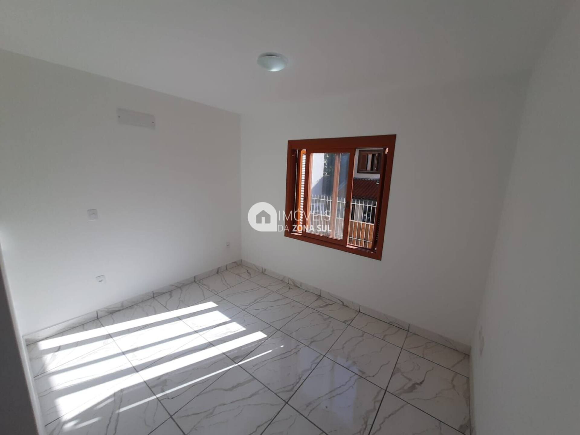 Sobrado no Guarujá com 2 suítes