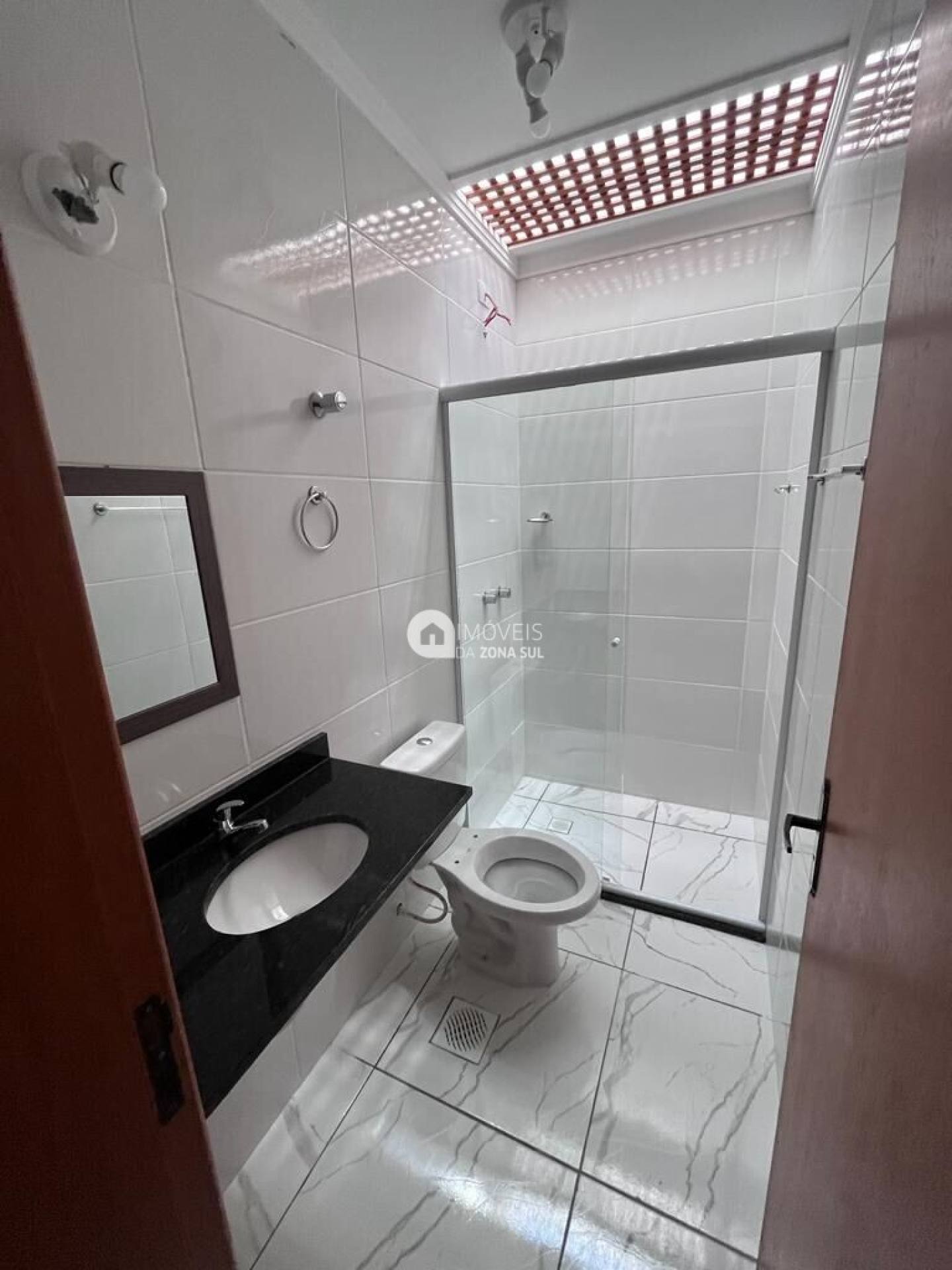 Sobrado no Guarujá com 2 suítes
