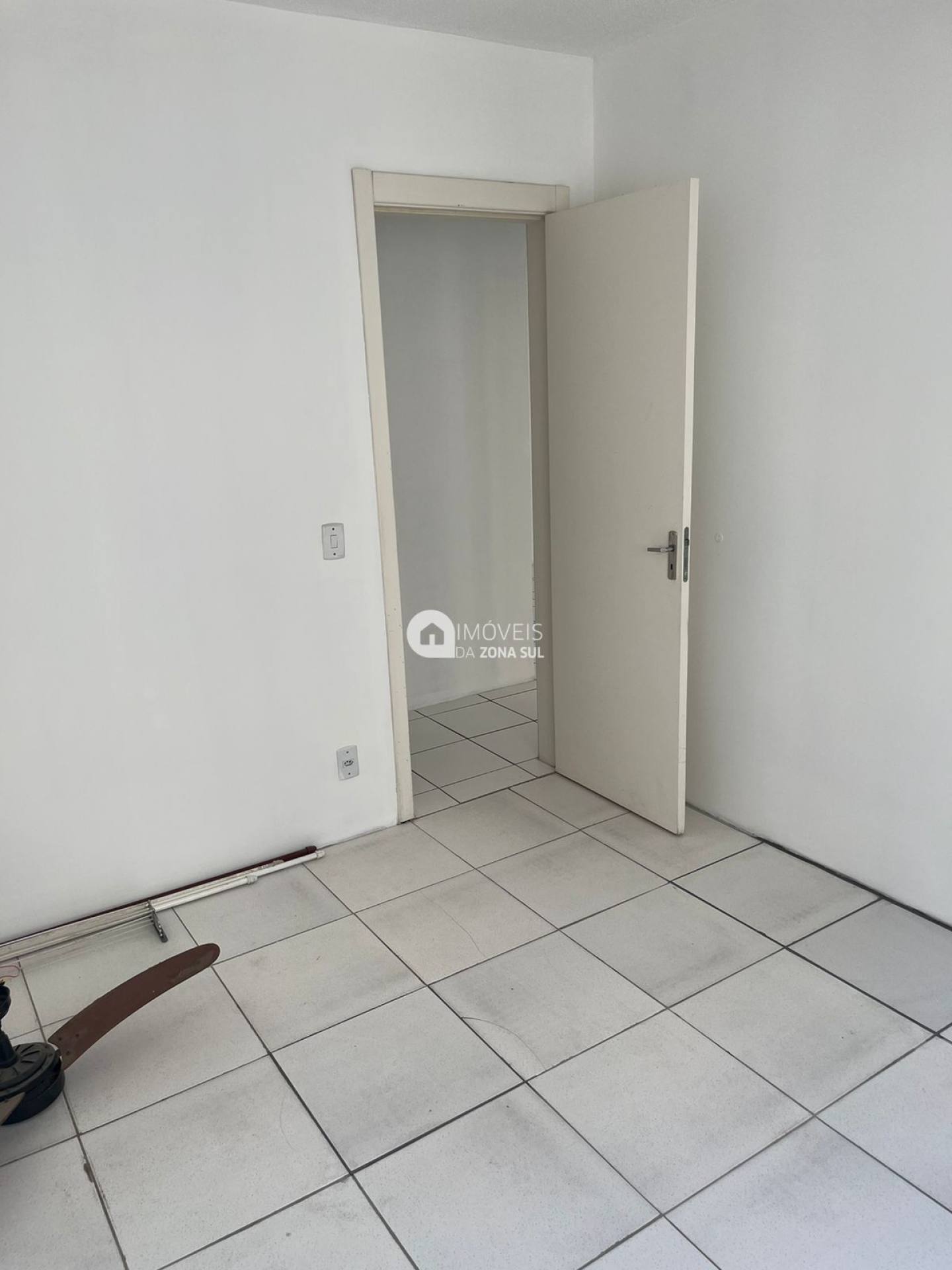 Apartamento de 2 dormitórios na Restinga