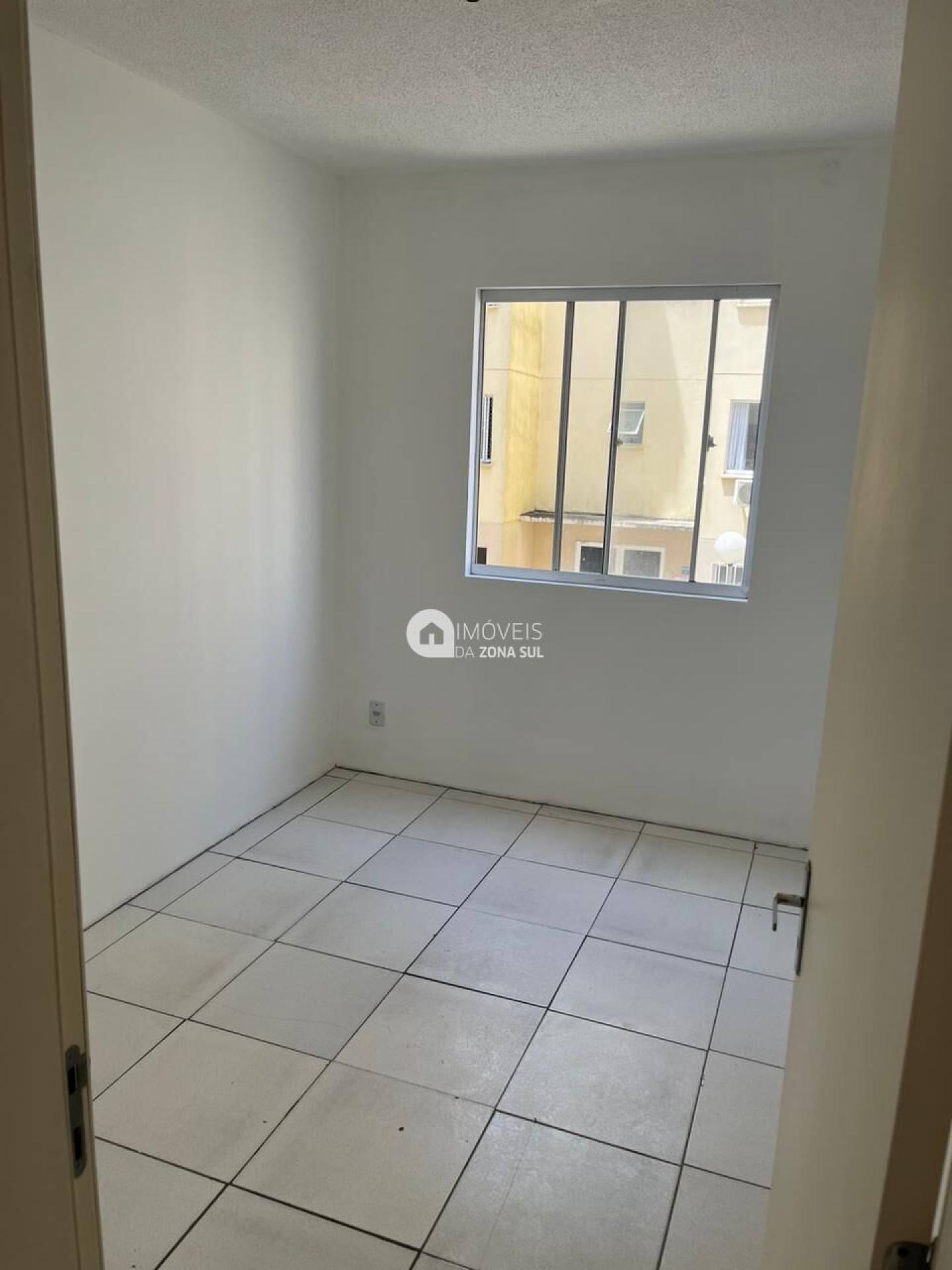Apartamento de 2 dormitórios na Restinga