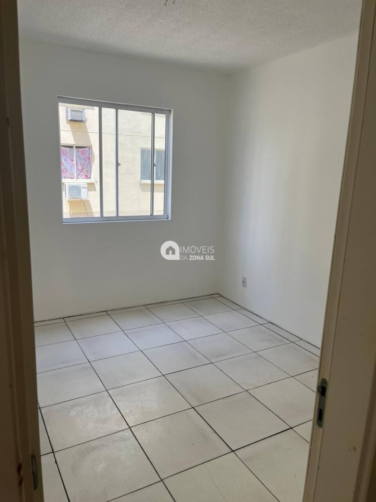 Apartamento de 2 dormitórios na Restinga