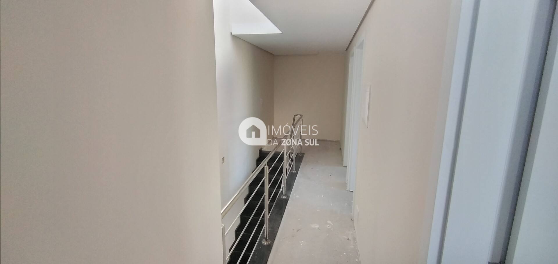 Casa para Vender com 2 vagas de garagem com 3 quartos 3 banheiros 1 suíte no bairro Hípica em Porto Alegre/RS