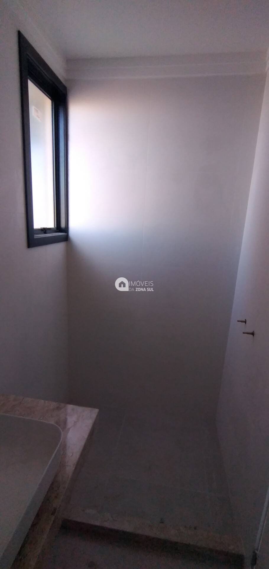 Casa para Vender com 2 vagas de garagem com 3 quartos 3 banheiros 1 suíte no bairro Hípica em Porto Alegre/RS
