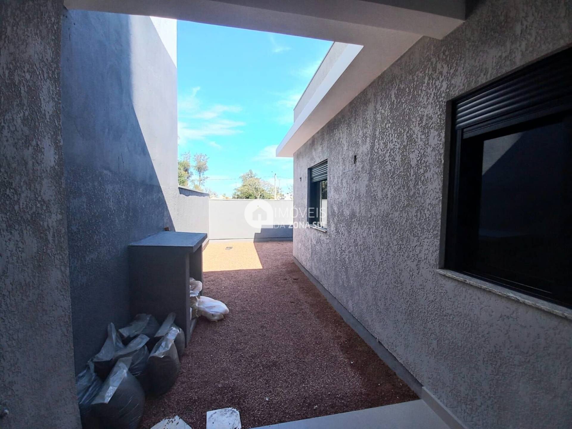 Casa para Vender com 2 vagas de garagem com 3 quartos 2 banheiros 1 suíte no bairro Hípica em Porto Alegre/RS