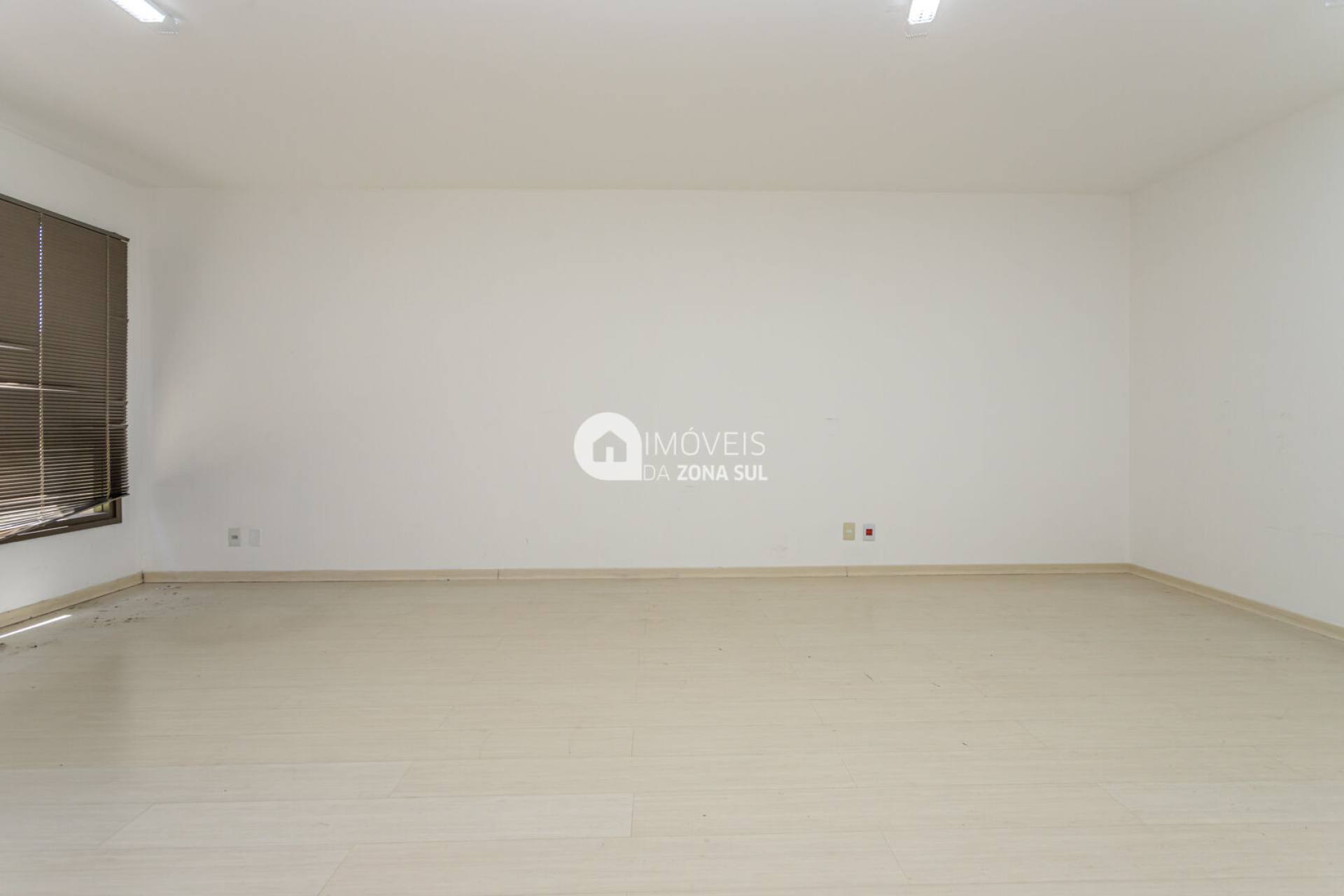 Sala para Alugar com 1 vaga de garagem no bairro Tristeza em Porto Alegre/RS