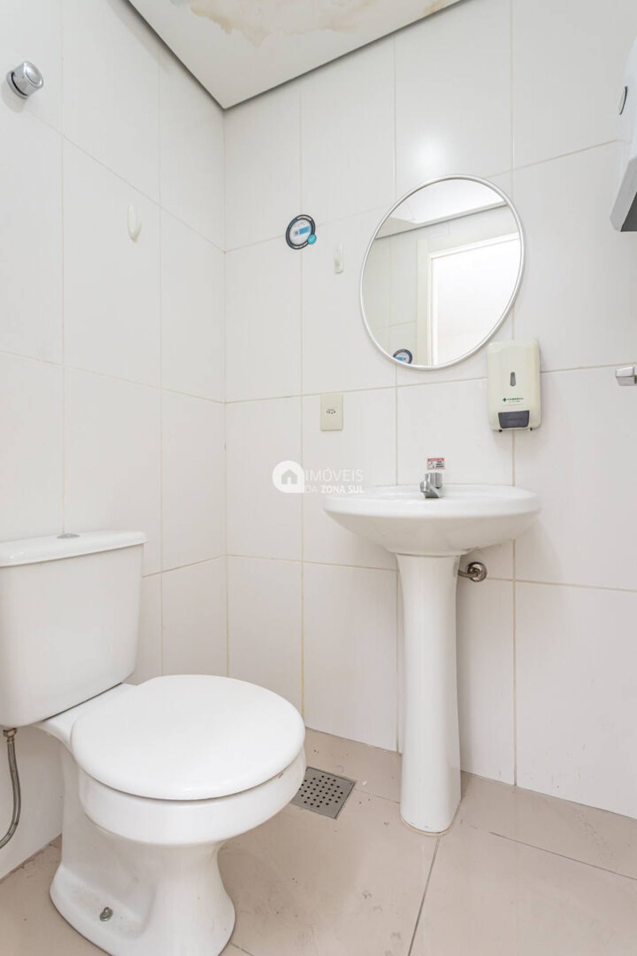 Sala para Alugar com 1 vaga de garagem no bairro Tristeza em Porto Alegre/RS