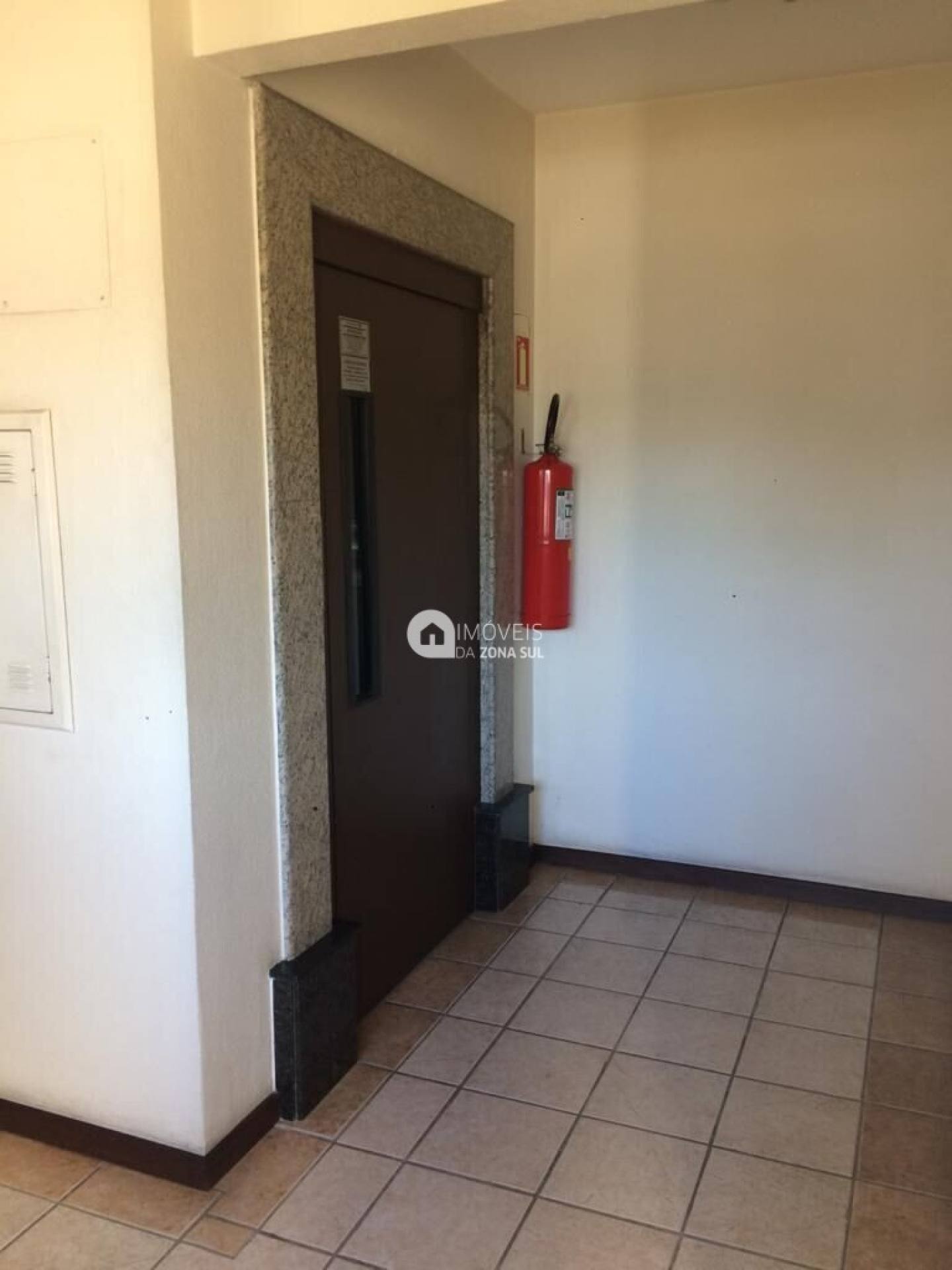 Sala para Vender com 1 banheiro no bairro Menino Deus em Porto Alegre/RS