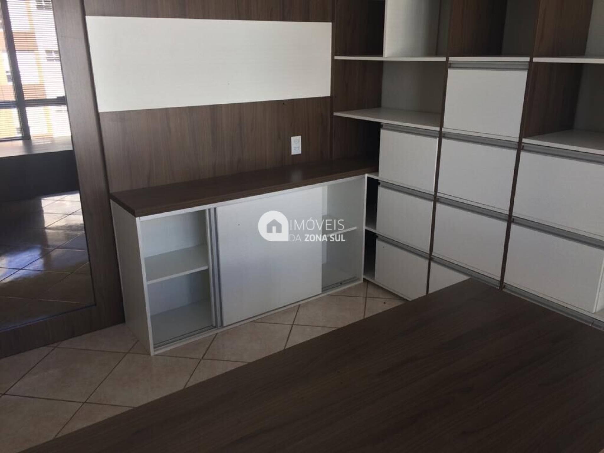 Sala para Vender com 1 banheiro no bairro Menino Deus em Porto Alegre/RS
