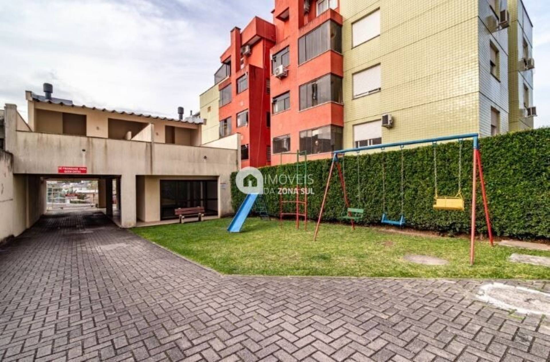 Apartamento para Vender com 2 vagas de garagem com 2 quartos 1 banheiro 1 suíte no bairro Petrópolis em Porto Alegre/RS