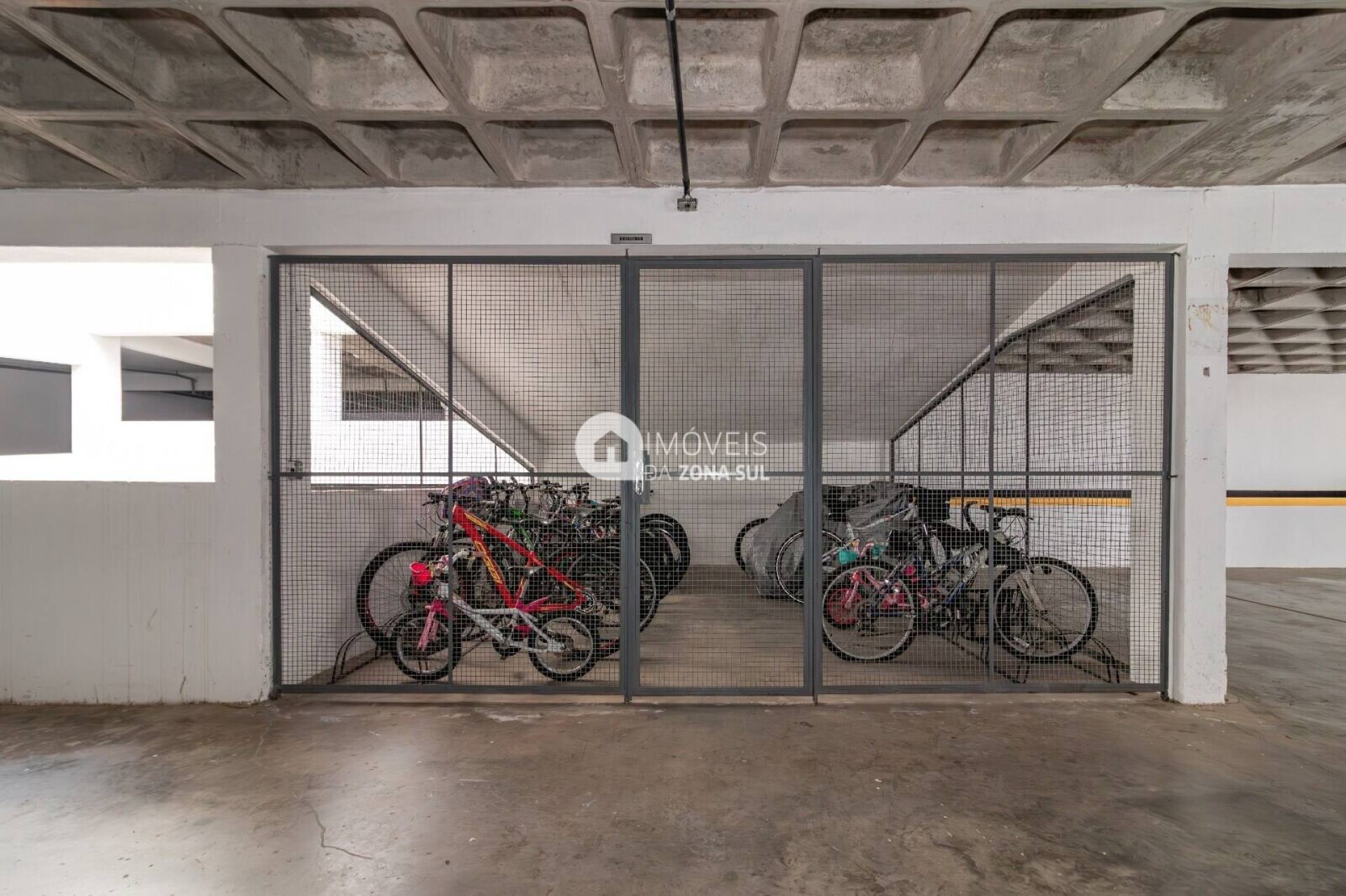 Apartamento para Vender com 2 vagas de garagem com 2 quartos 1 banheiro 1 suíte no bairro Petrópolis em Porto Alegre/RS