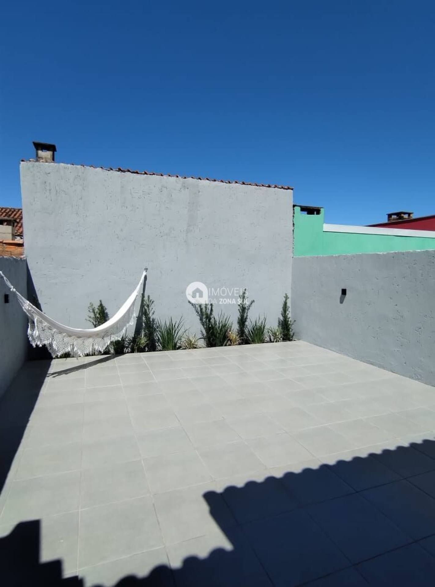 Casa para Vender com 2 vagas de garagem com 3 quartos 1 banheiro no bairro Hípica em Porto Alegre/RS