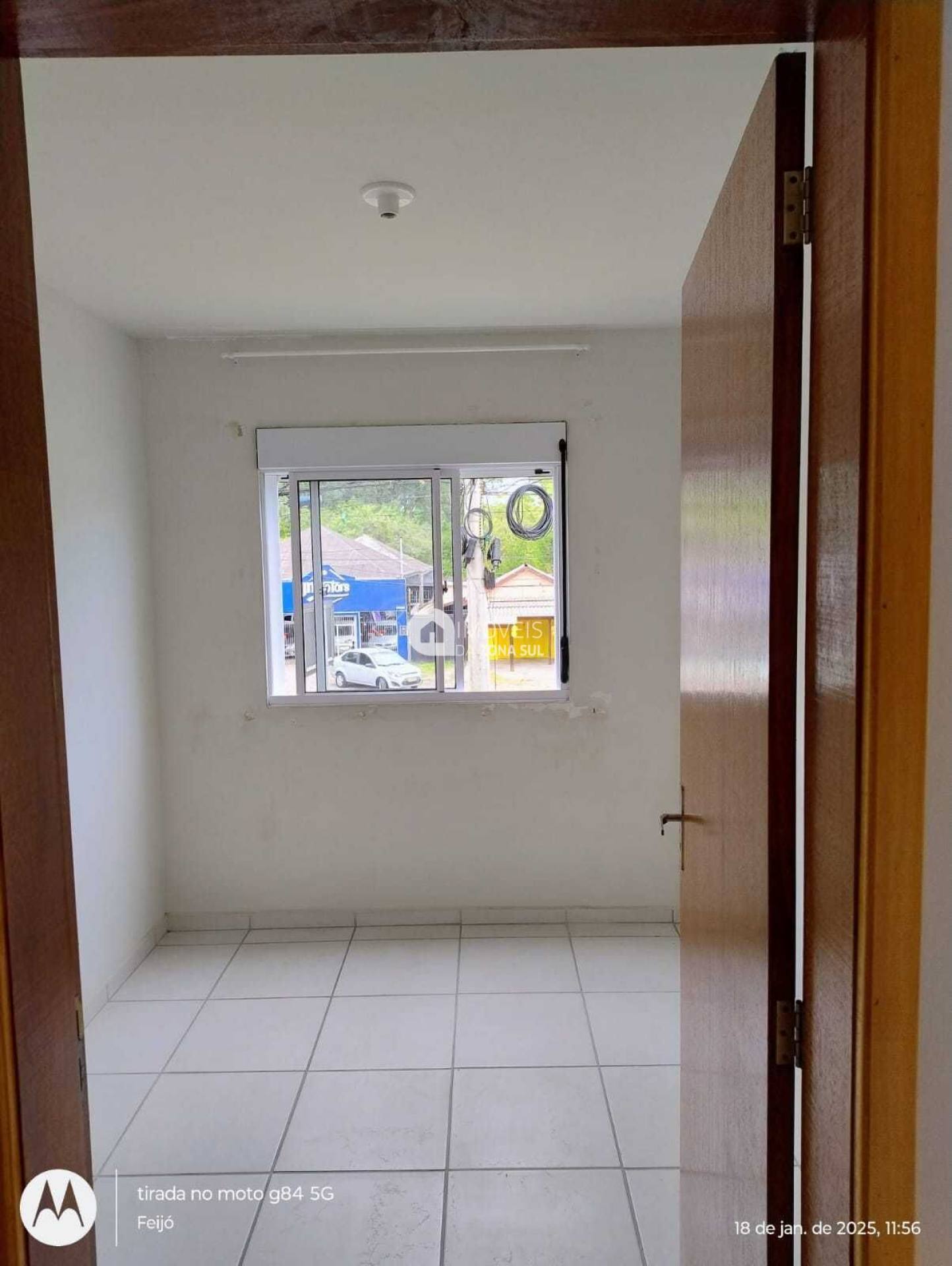 Apartamento para Vender com 1 vaga de garagem com 2 quartos 1 banheiro no bairro Chapéu do Sol em Porto Alegre/RS