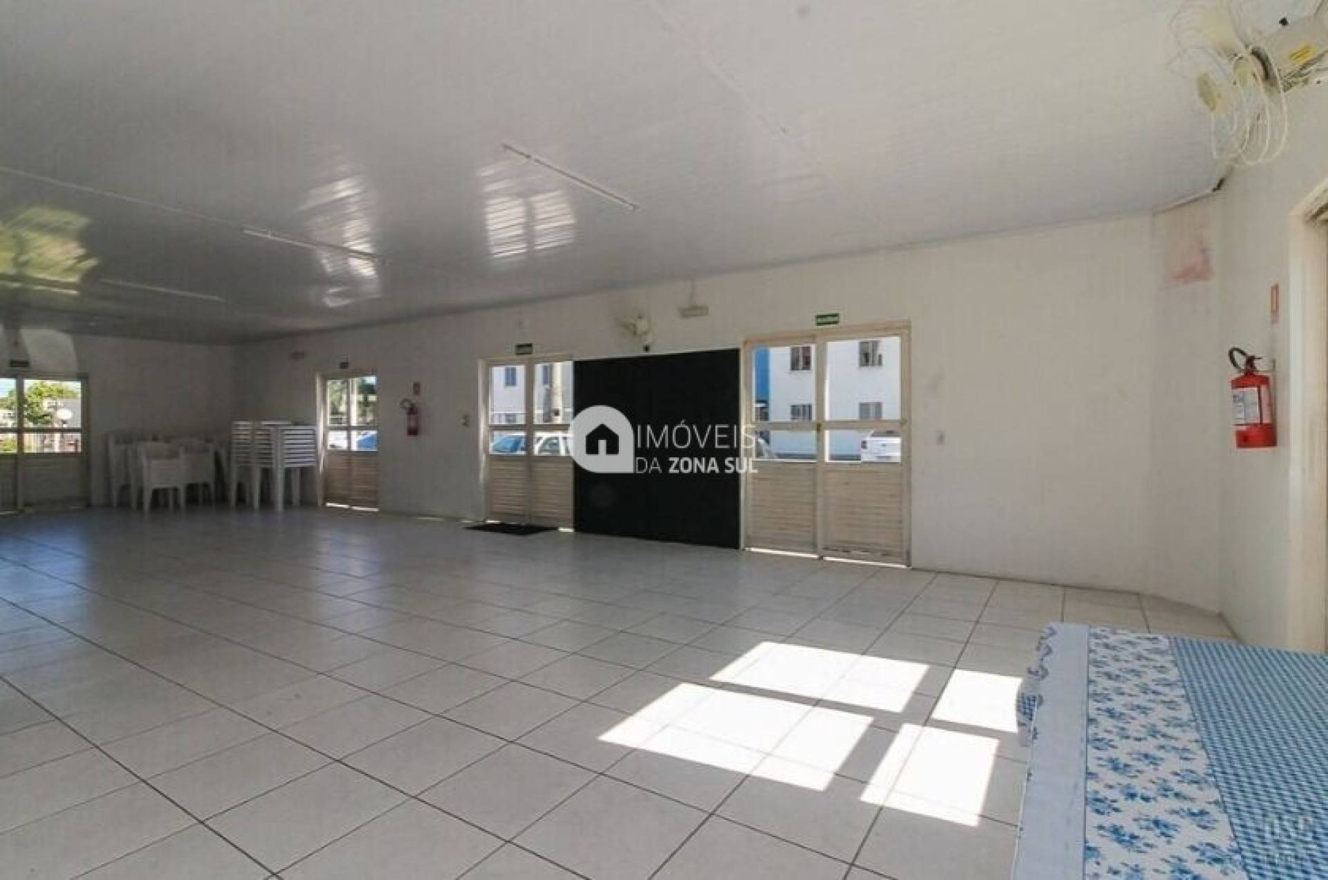 Apartamento para Vender com 1 vaga de garagem com 2 quartos 1 banheiro no bairro Restinga em Porto Alegre/RS