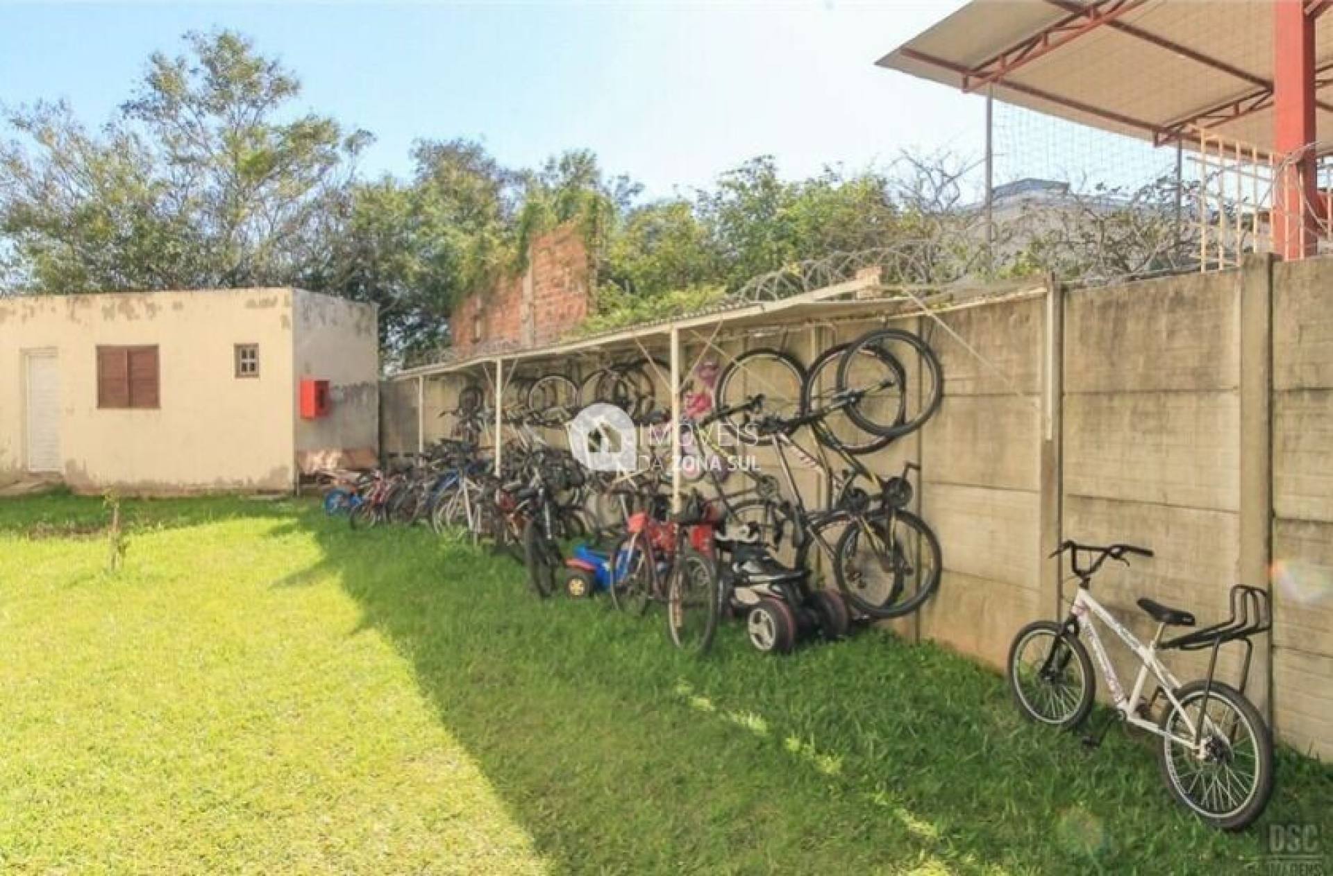 Apartamento para Vender com 1 vaga de garagem com 2 quartos 1 banheiro no bairro Restinga em Porto Alegre/RS